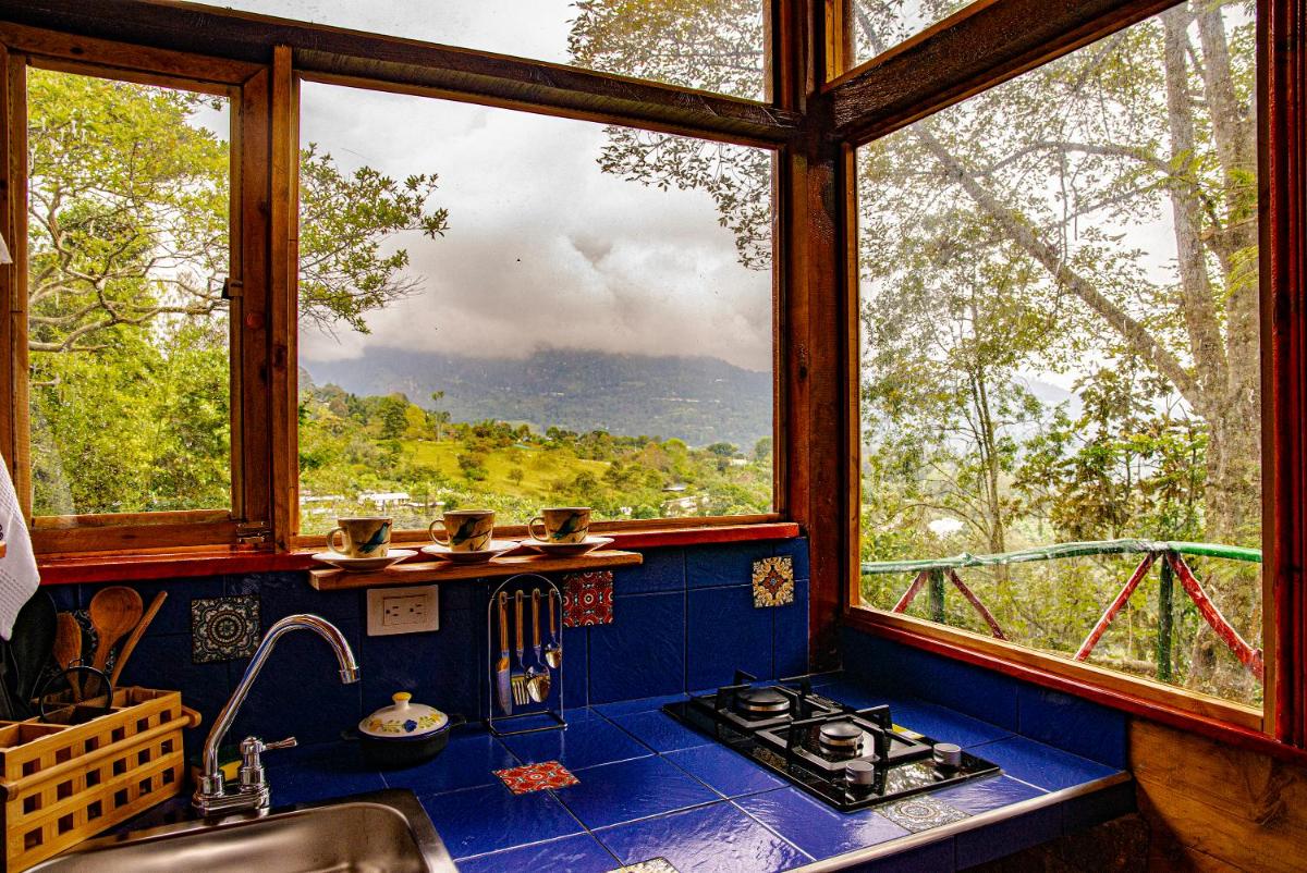 BAUMHAUS Cabañas rusticas con jacuzzi privado