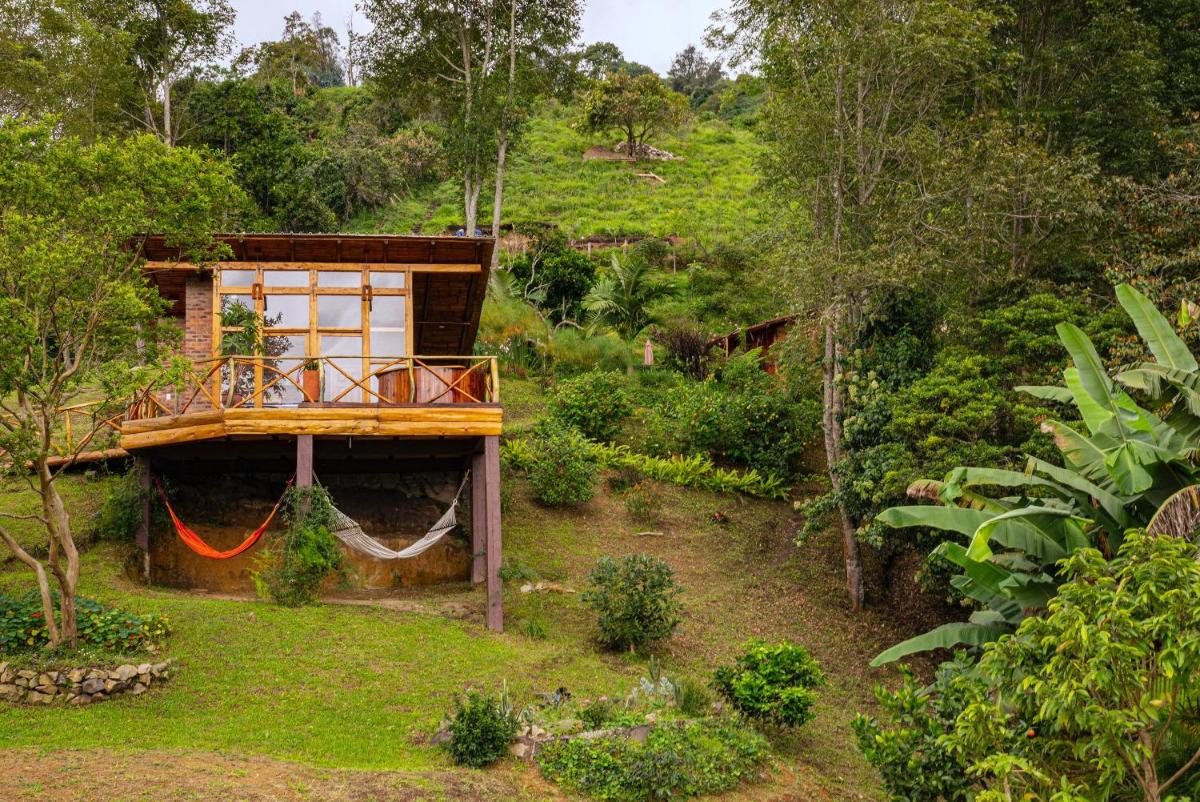 BAUMHAUS Cabañas rusticas con jacuzzi privado