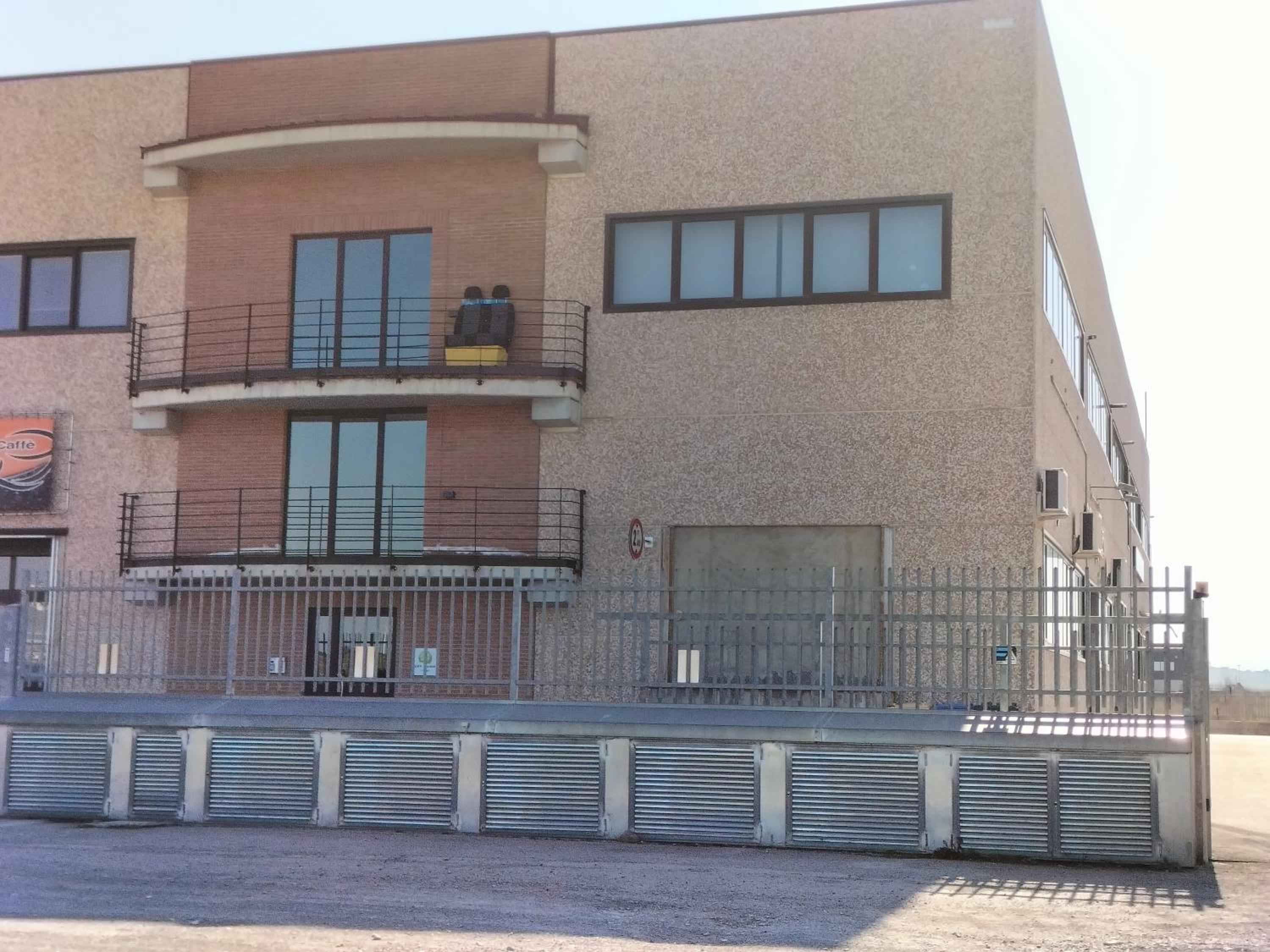 TWIN HOUSE