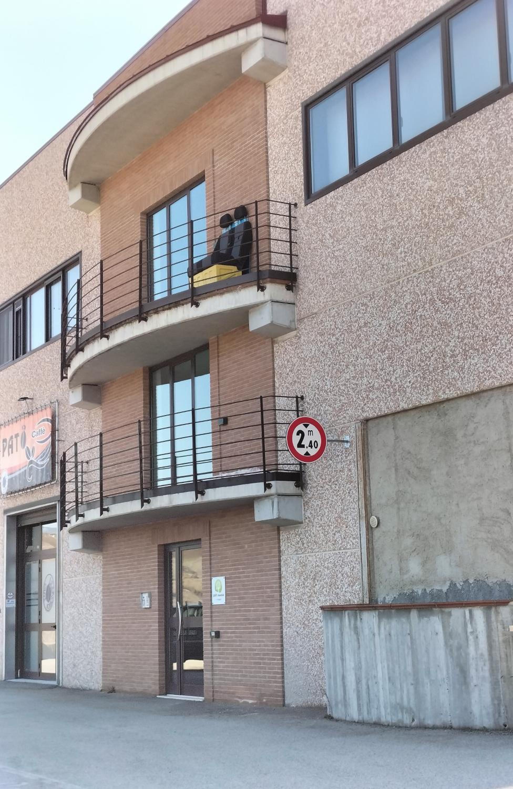 TWIN HOUSE