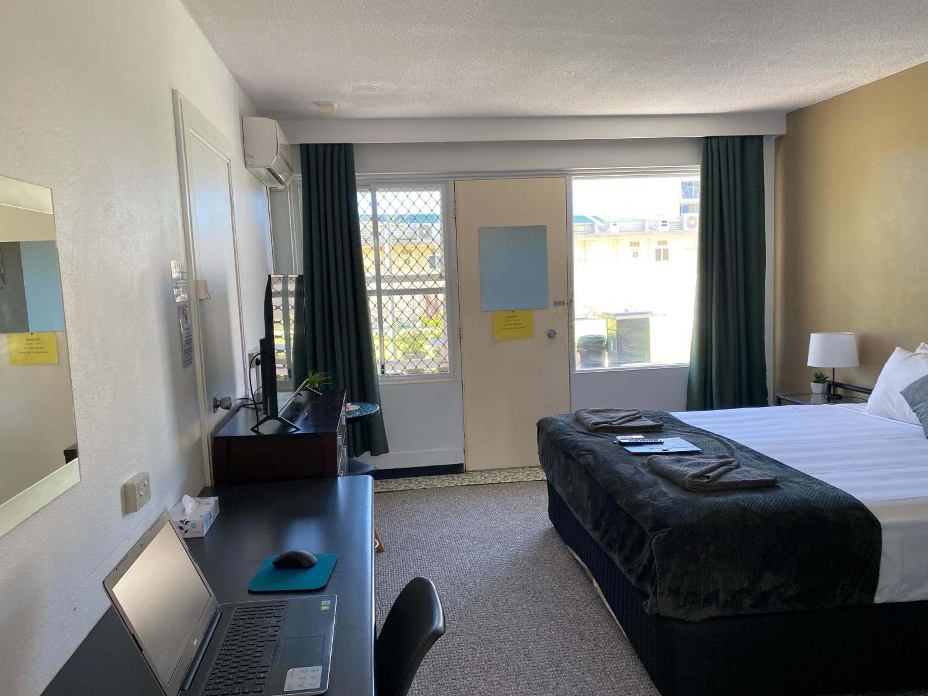 Mid City Motor Inn