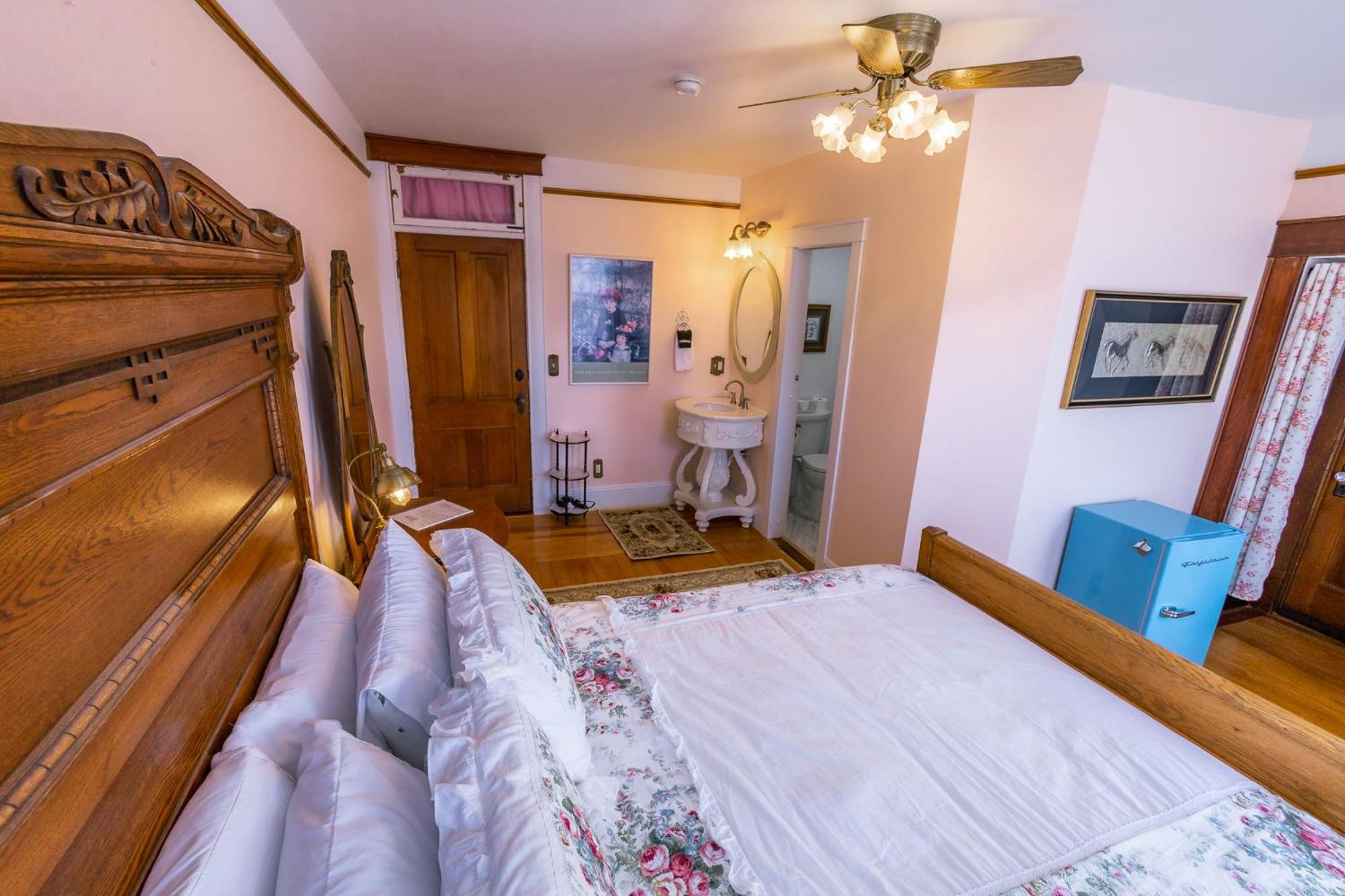 1899 Inn