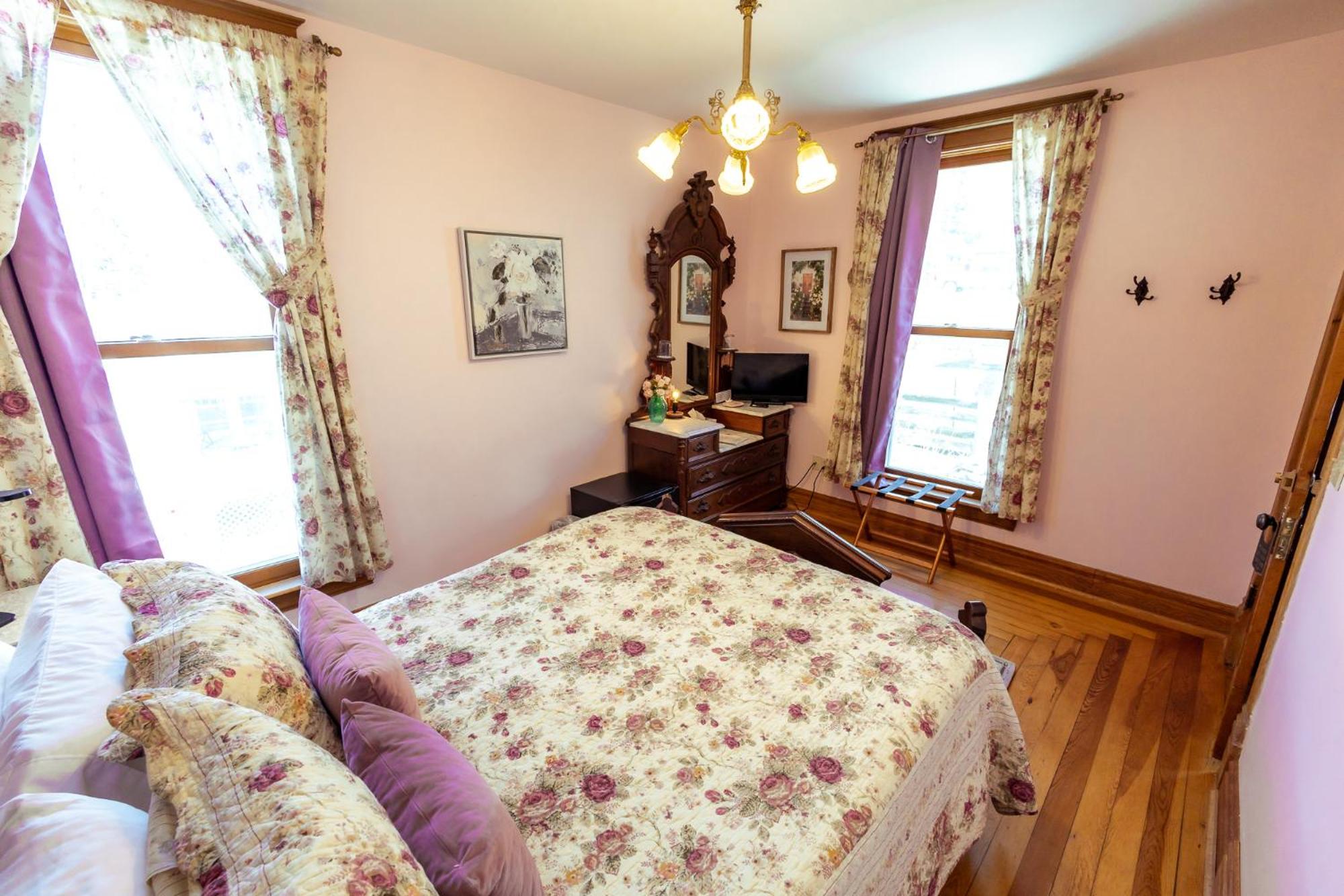 1899 Inn