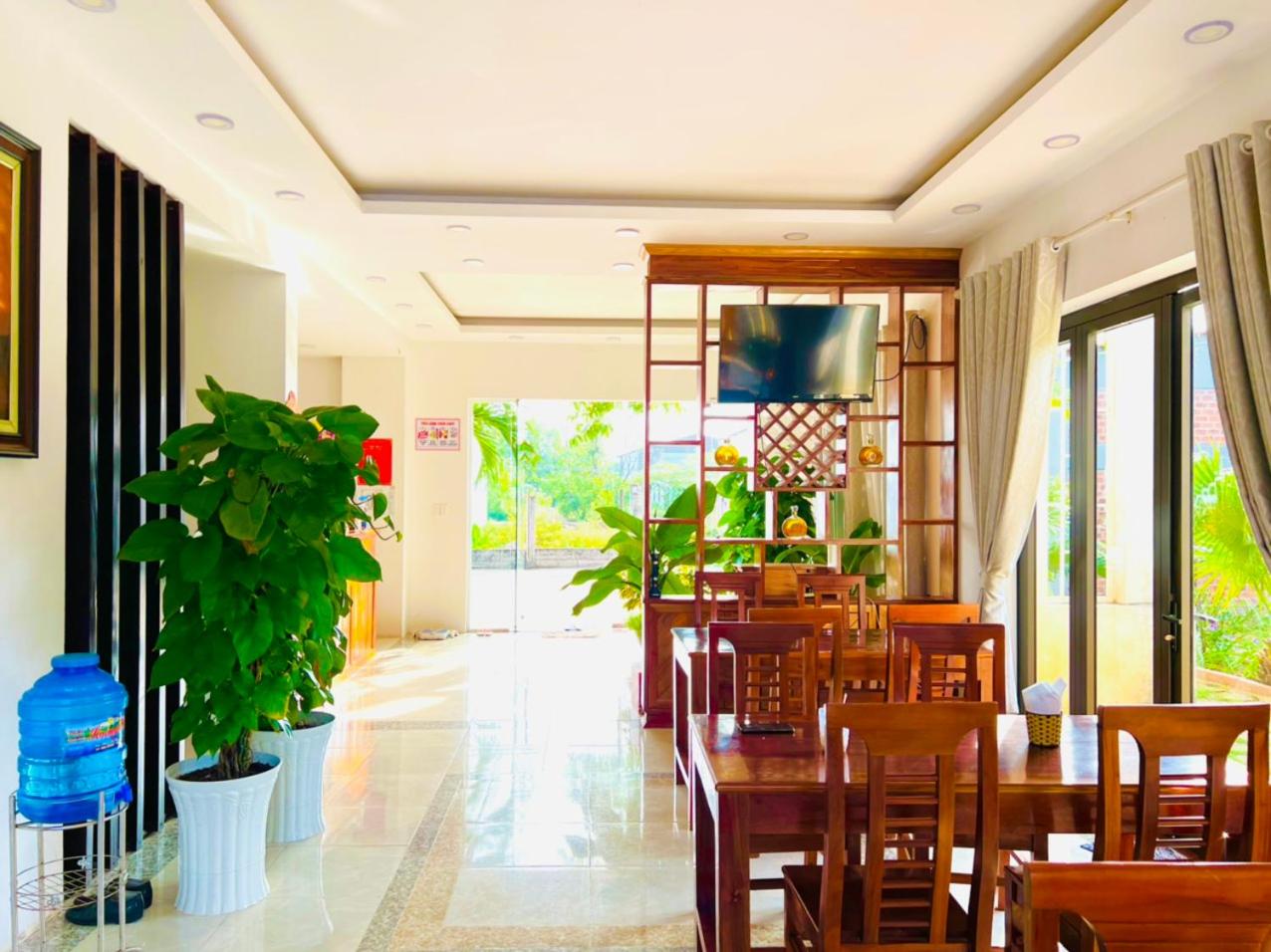 Hung Vuong Resort