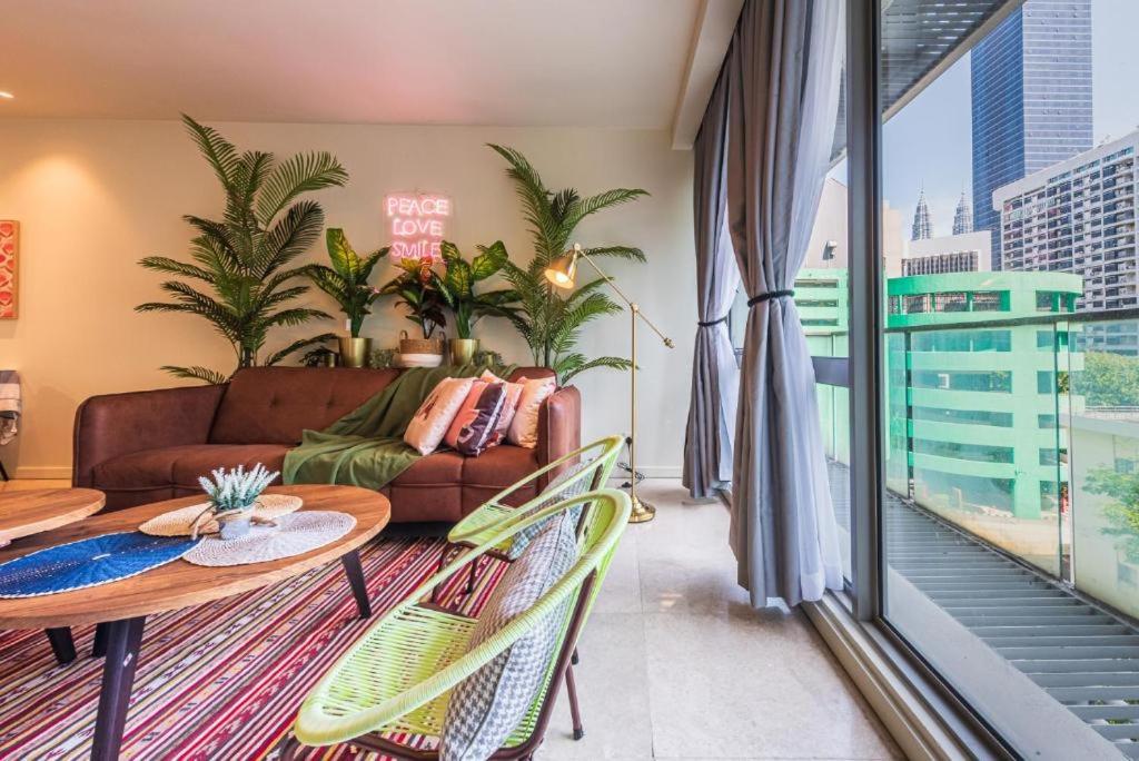 2min walk to Lot 10, 5 min to Pavillion 2BR 8-2 WIFI 100mbps