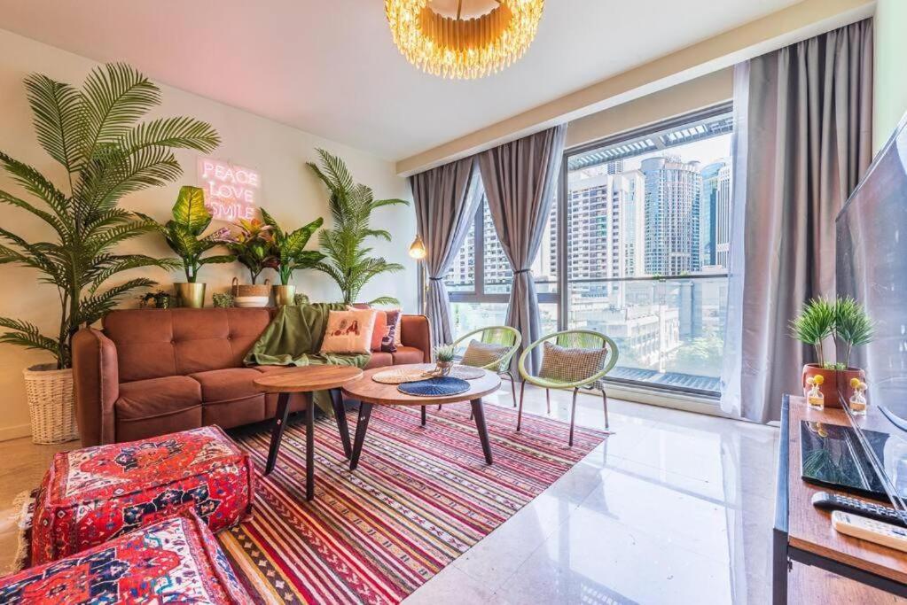 2min walk to Lot 10, 5 min to Pavillion 2BR 8-2 WIFI 100mbps