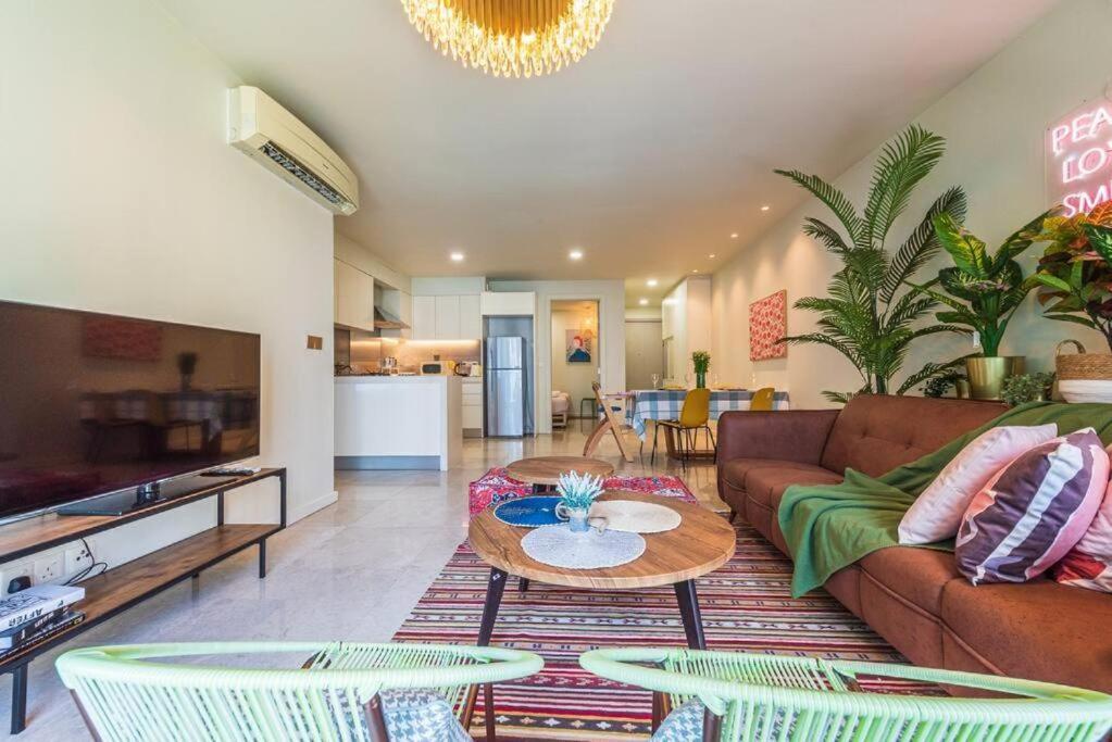 2min walk to Lot 10, 5 min to Pavillion 2BR 8-2 WIFI 100mbps