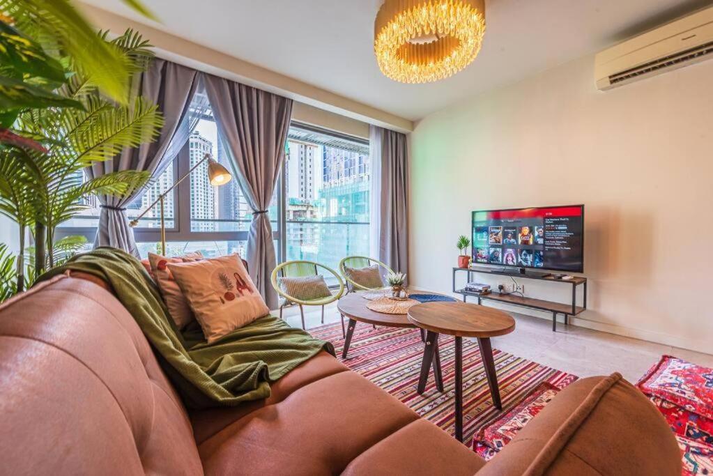 2min walk to Lot 10, 5 min to Pavillion 2BR 8-2 WIFI 100mbps