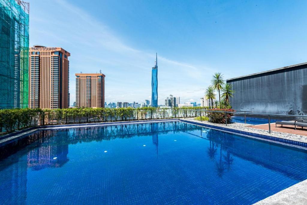 2min walk to Lot 10, 5 min to Pavillion 2BR 8-2 WIFI 100mbps