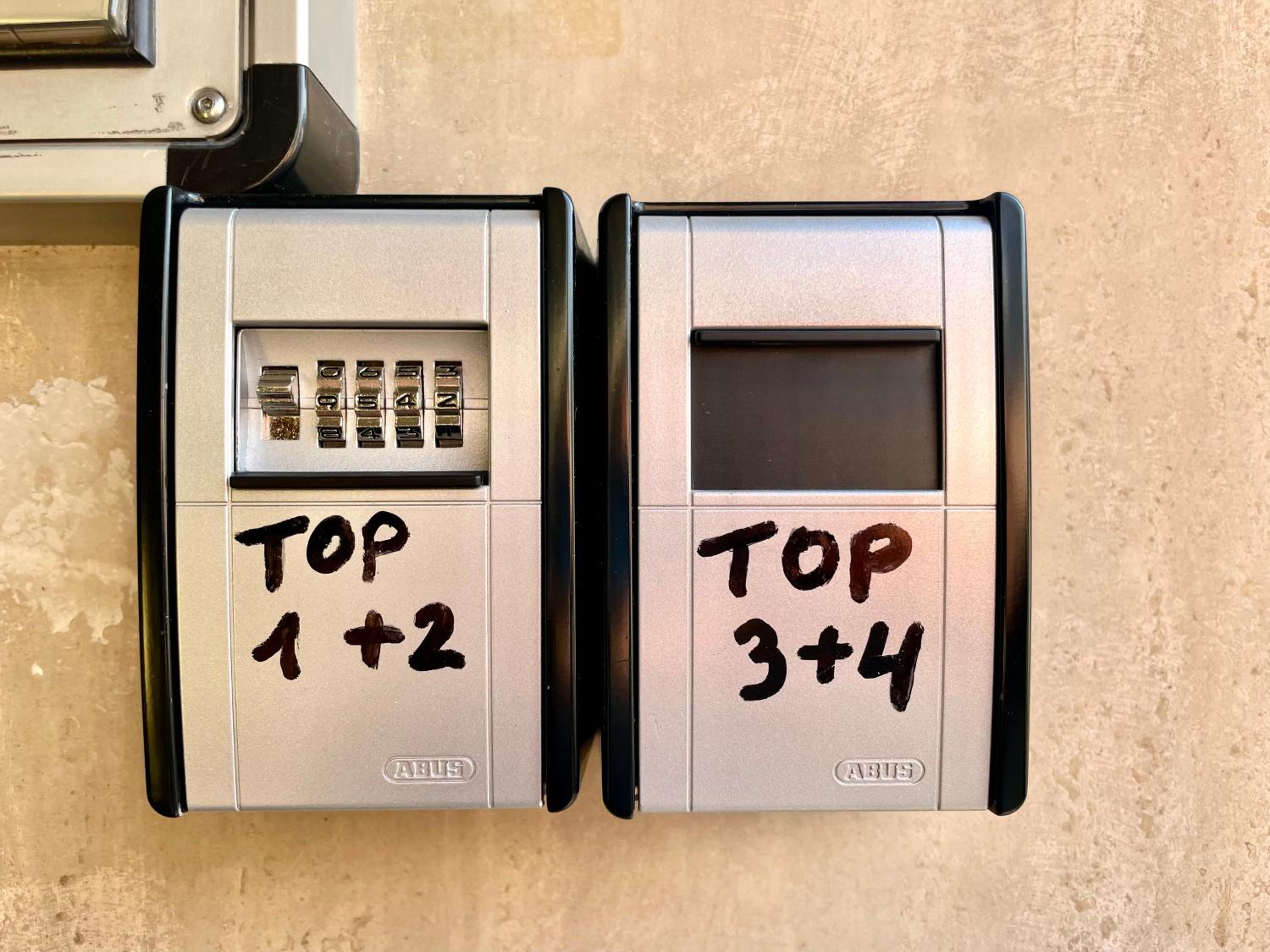 City Dream - Apartment Top 3 self check-in view 4
