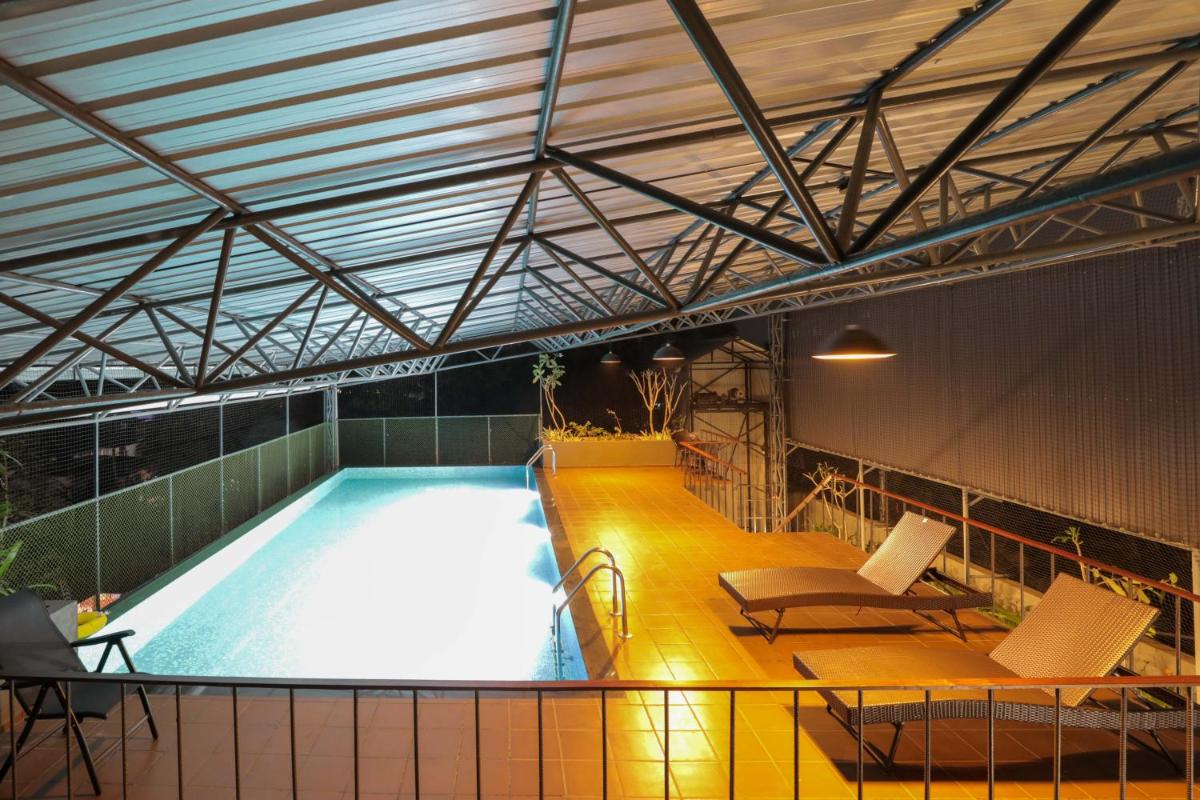 indoor pool
