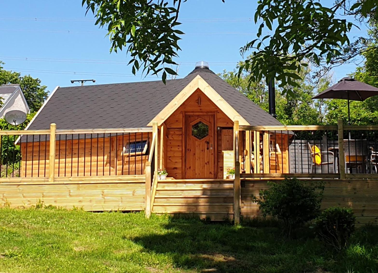 The Hive - Unique log cabin with wood burning stove view 4