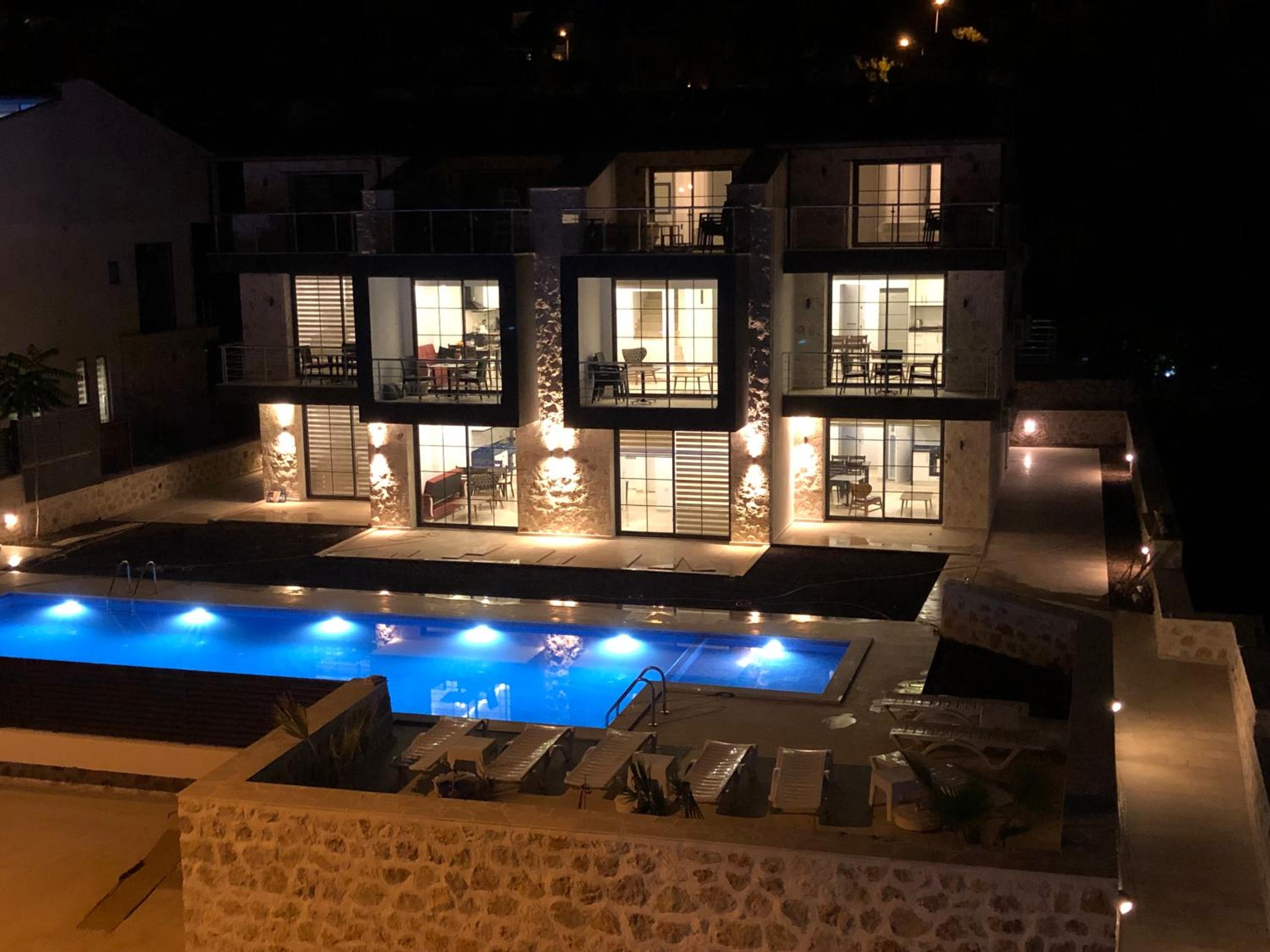Hotel Stone House Aparts 1 plus 1 mit Poolterrasse No 3 in Kalkan - Image 1