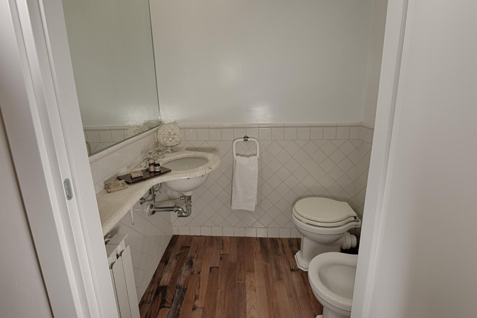 NAVONA VITA SUITES