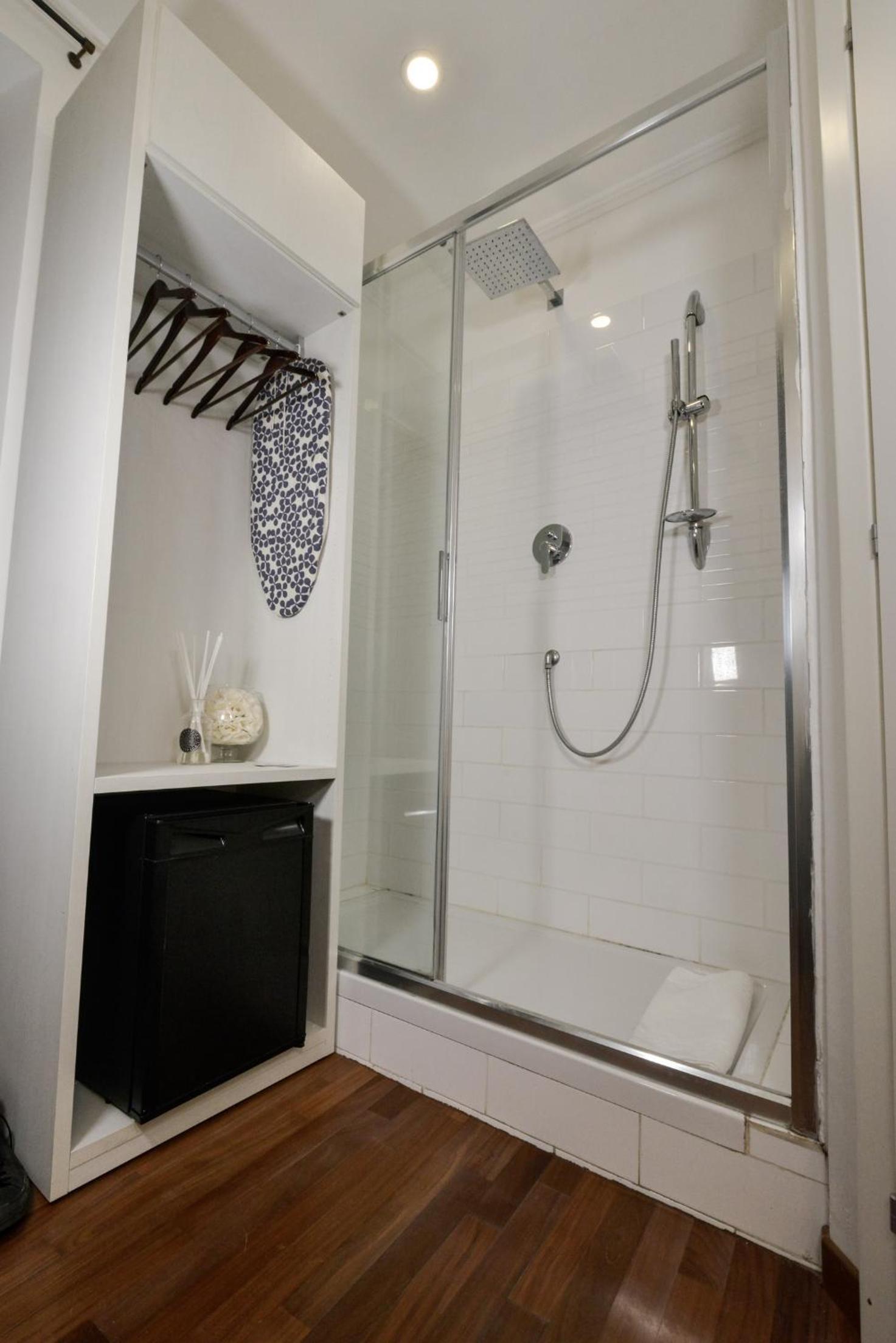 NAVONA VITA SUITES