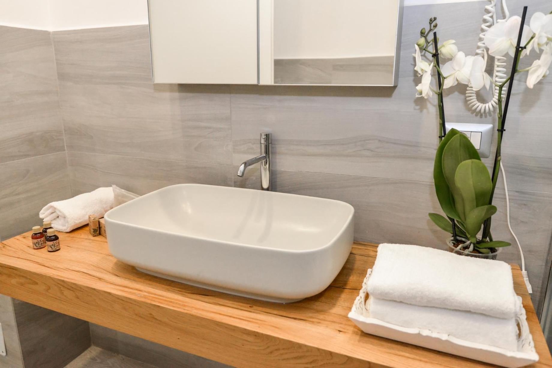 NAVONA VITA SUITES