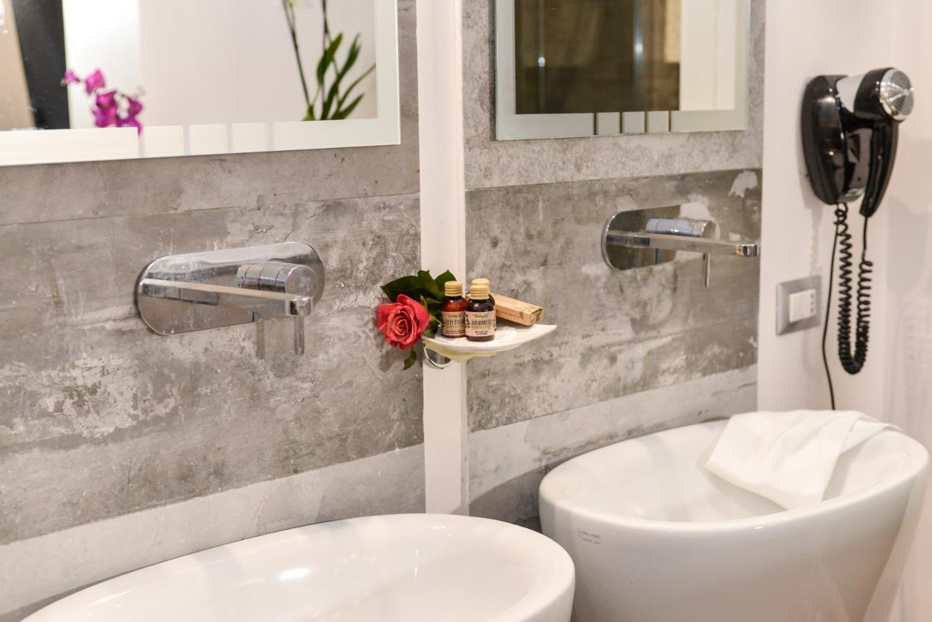 NAVONA VITA SUITES