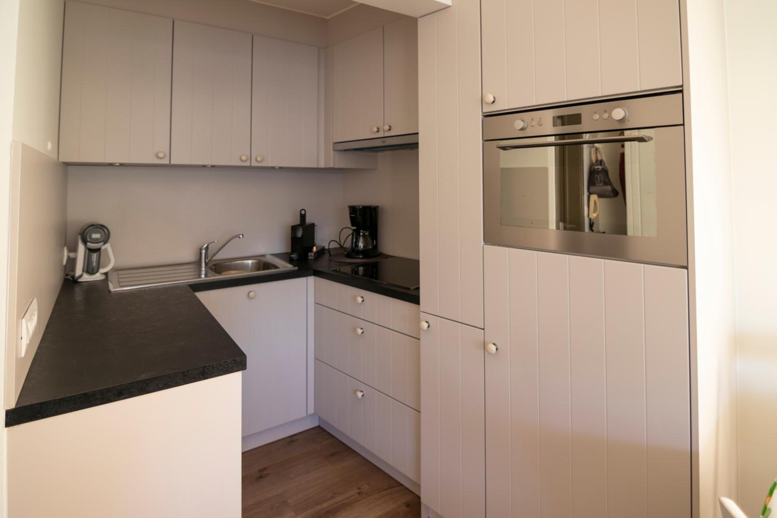 Sunshine, Zeedijk 335 , Studio, nieuw Westende Bad
