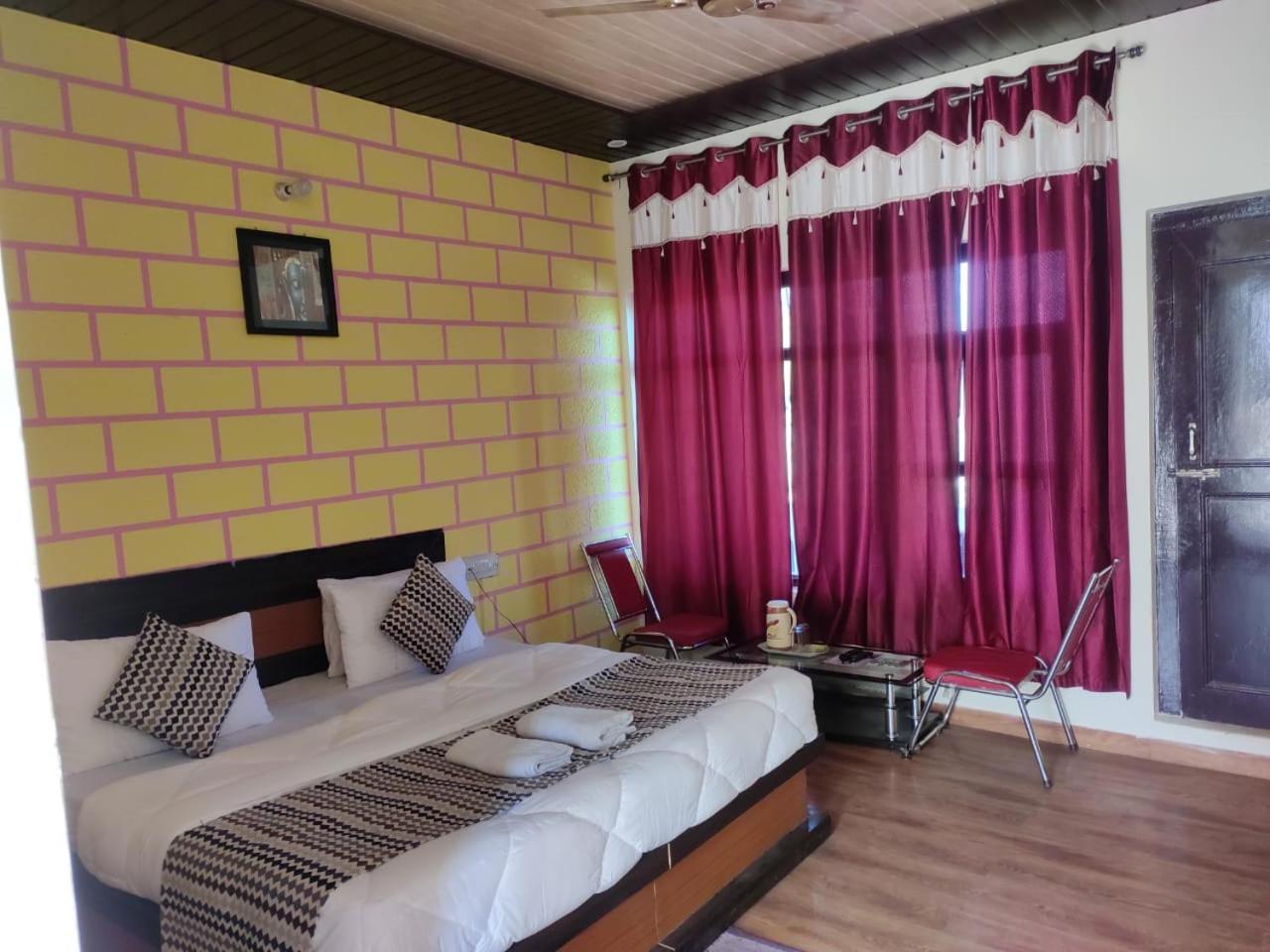 Hotel Deepraj, Kausani view 3