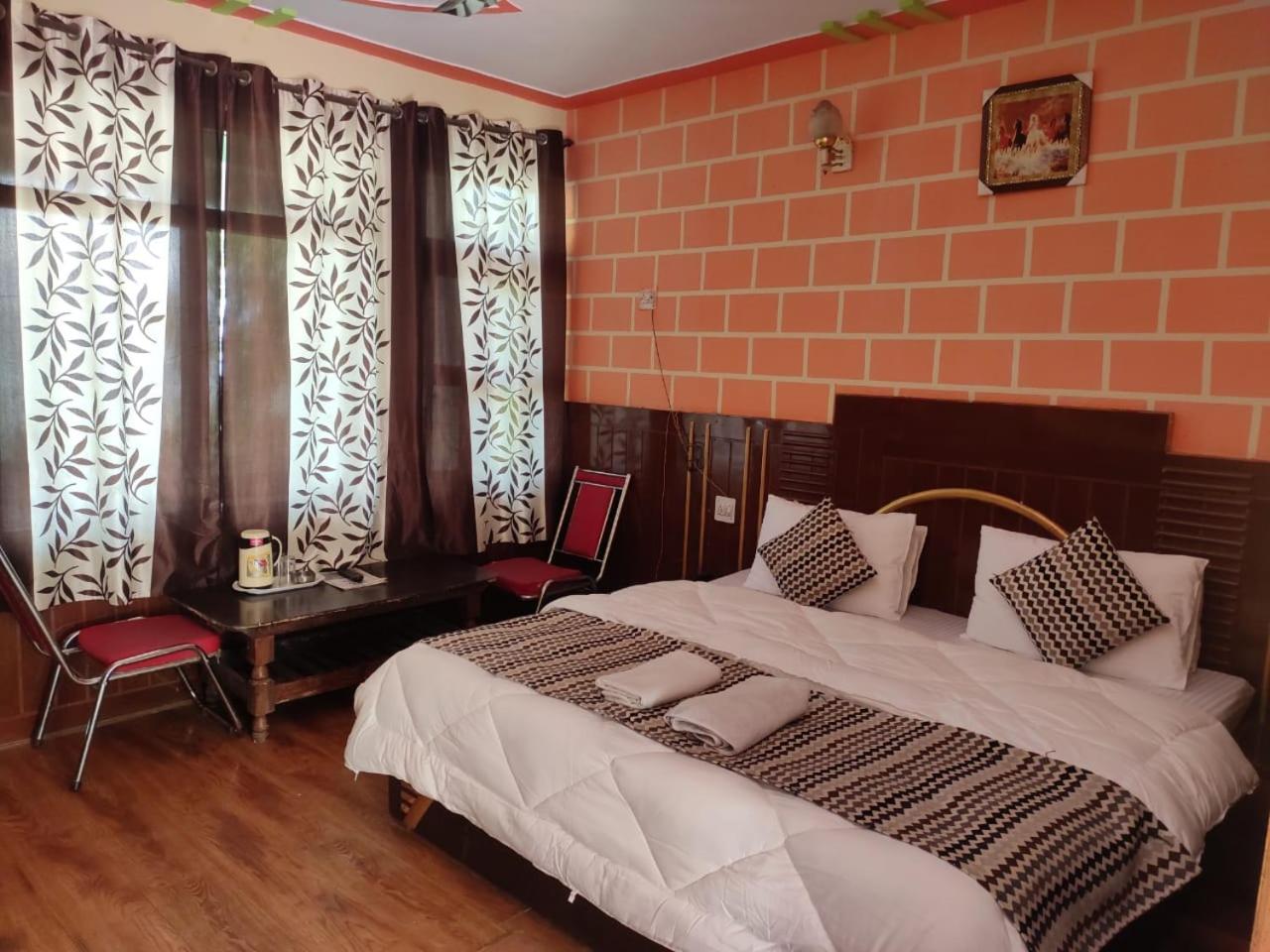 Hotel Deepraj, Kausani view 4