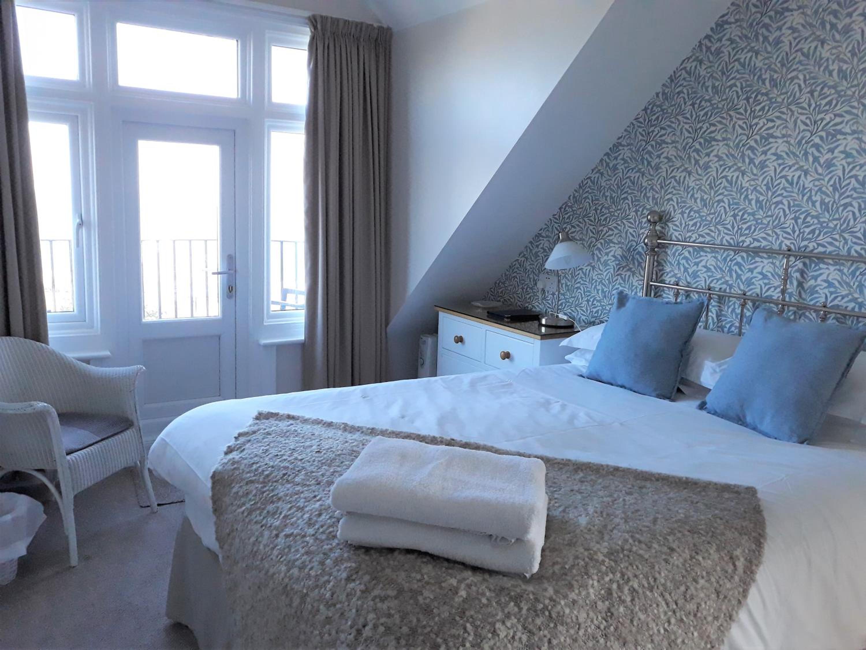 Breakers Bed and Breakfast