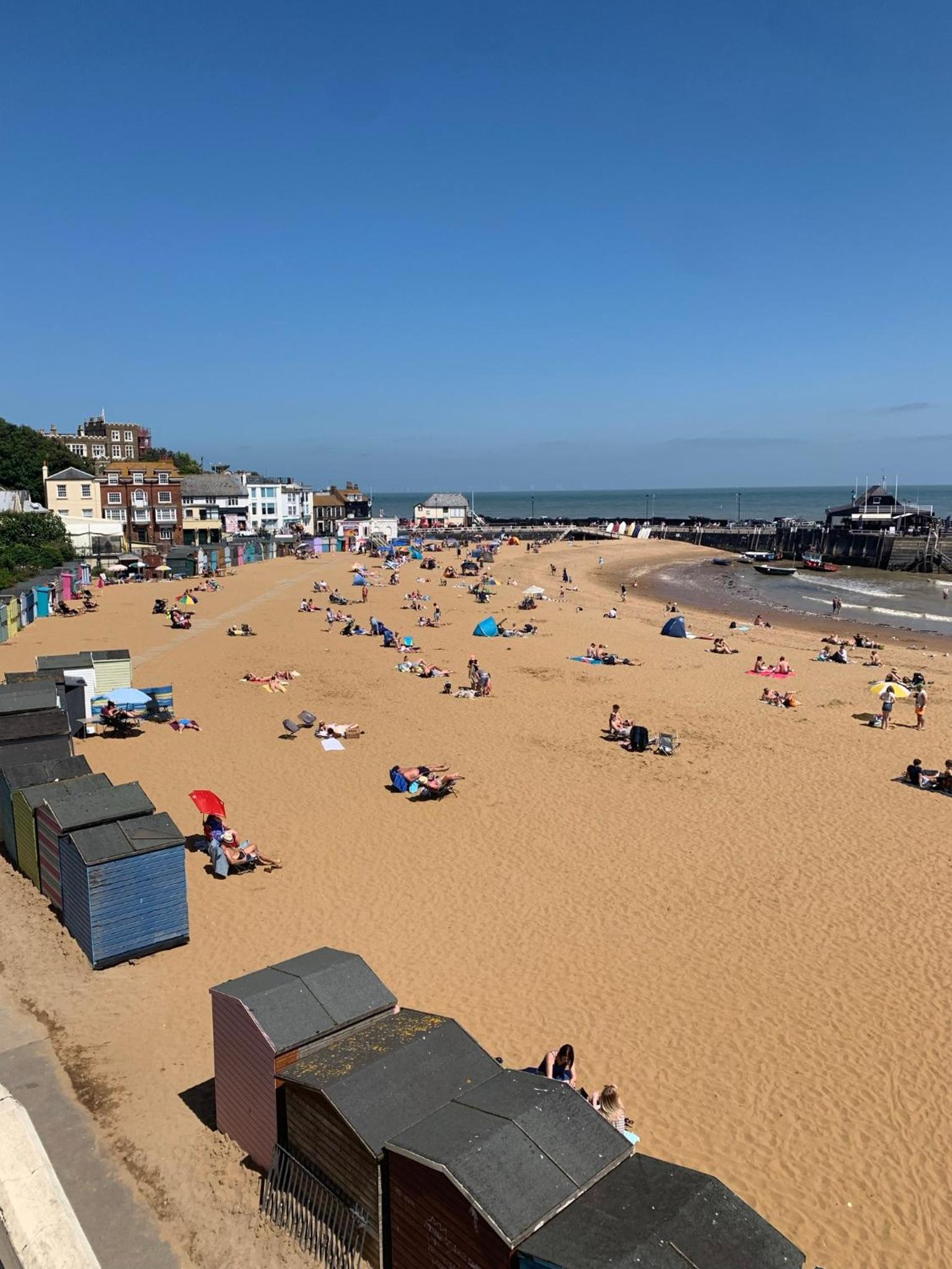 Pierremont En-Suite Rooms- 4 mins walk to Viking Bay Beach view 4