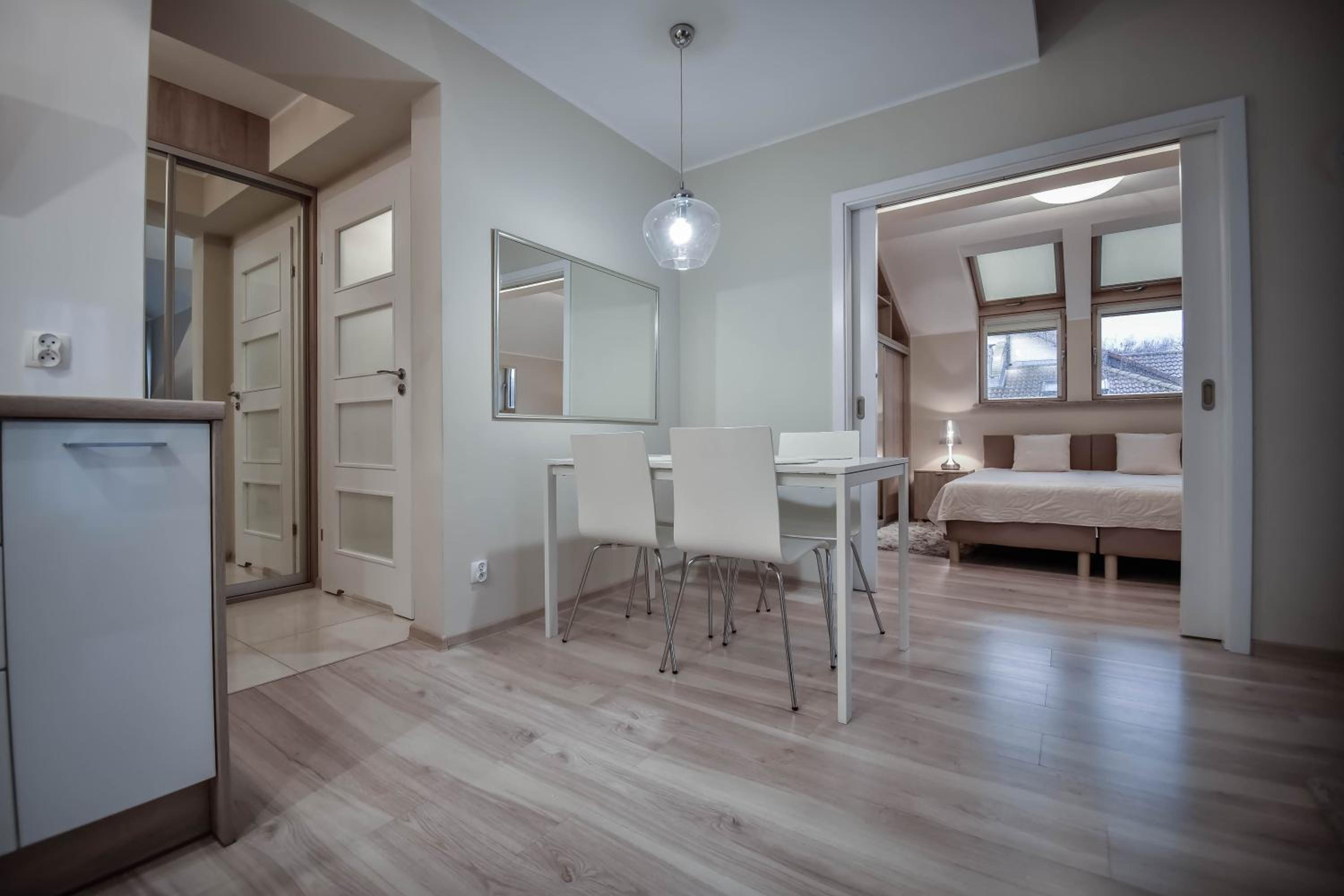 Apartamenty na Wyspie - Zdrojowa 18 - Apartament z sypialnią - Parking view 4