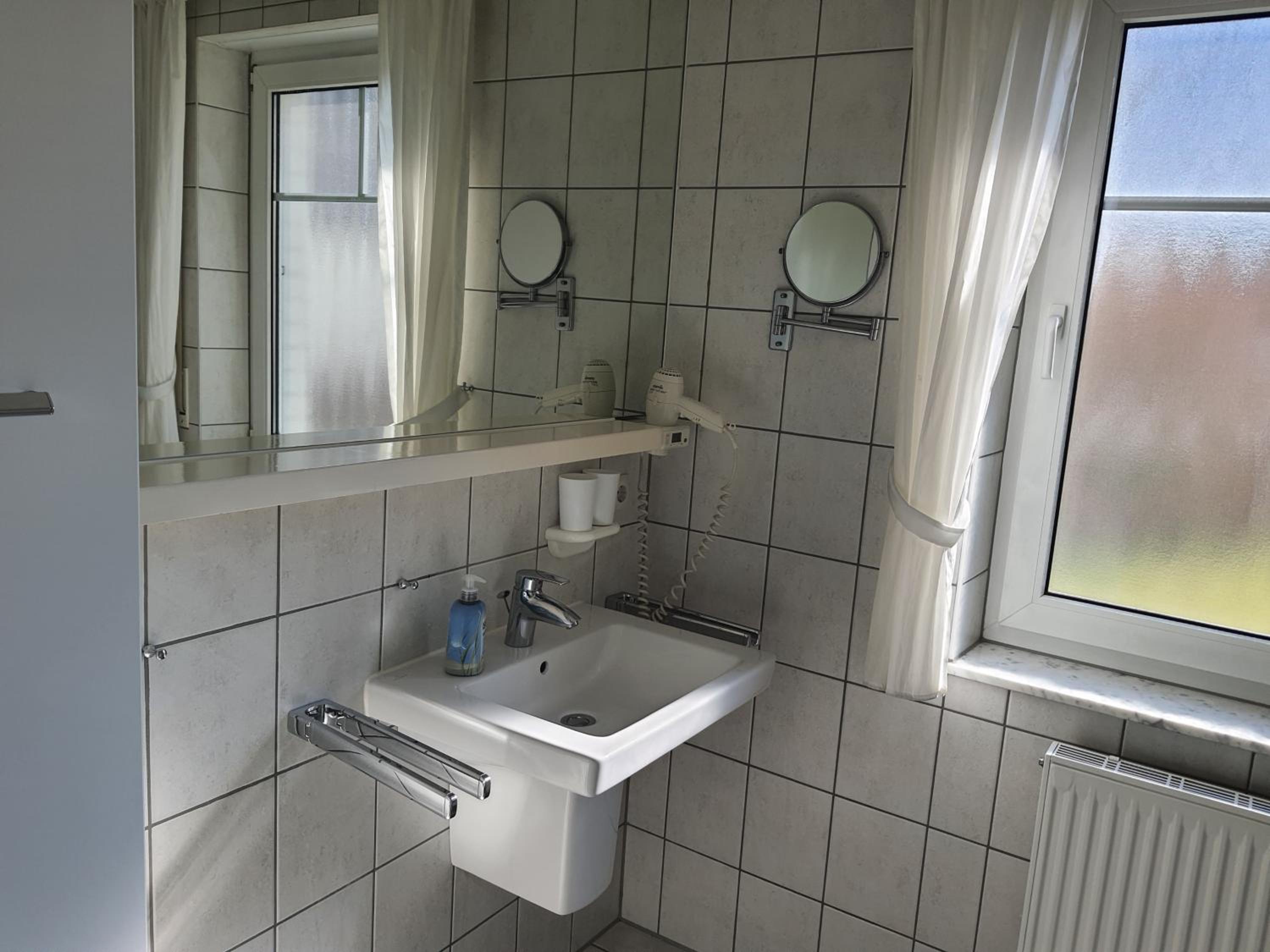 Darsser Weg 32 en Zingst — bathroom