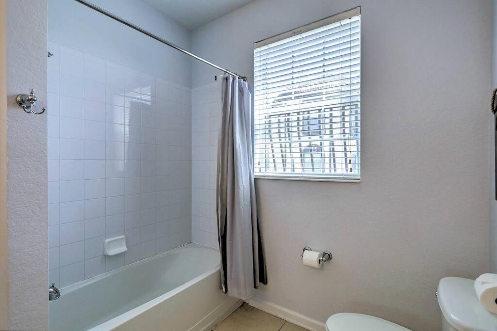 NEW! Luxury Condo, Min to DisneyConvention Center