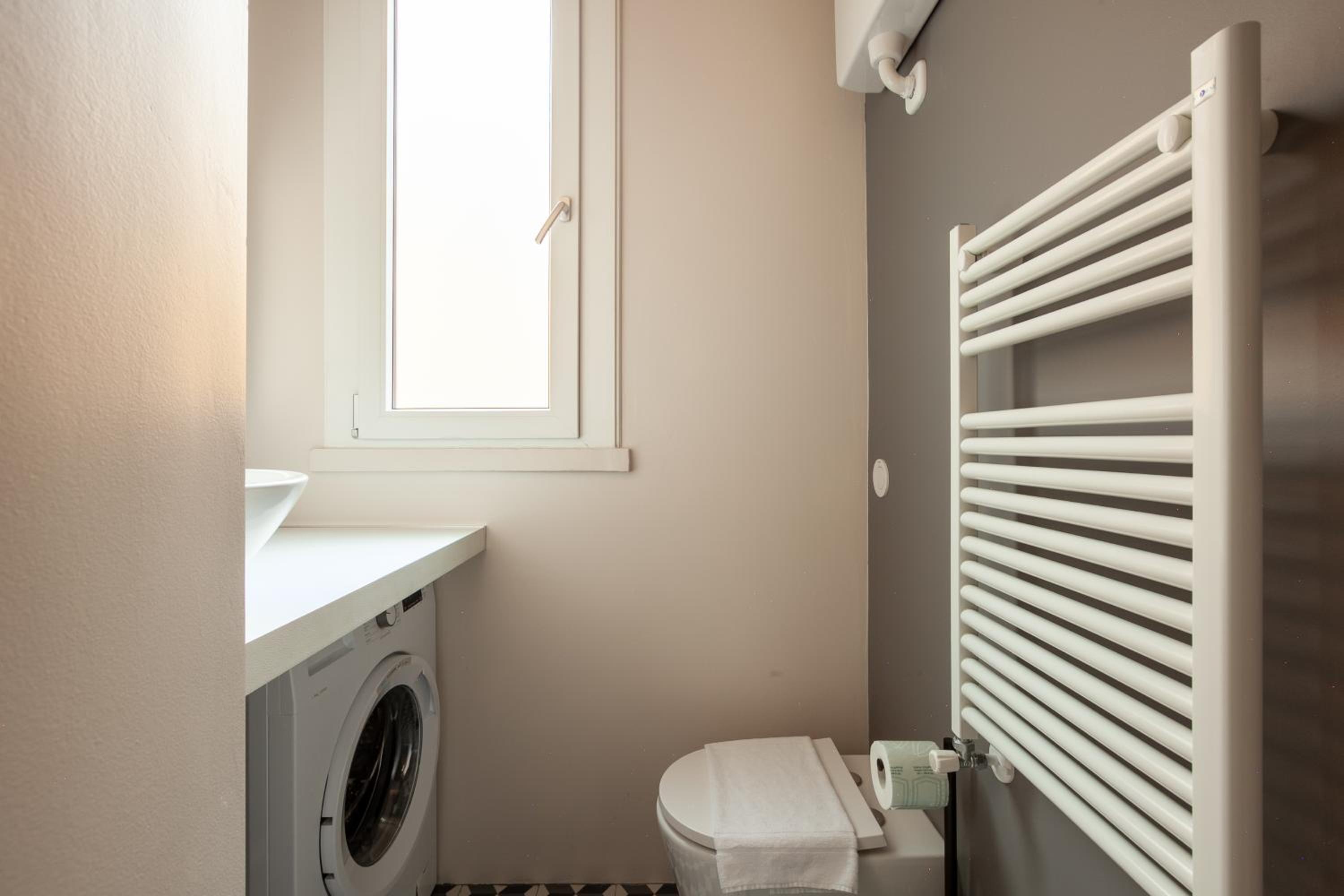 Renovated apartment in Milan city center - Commenda 21
