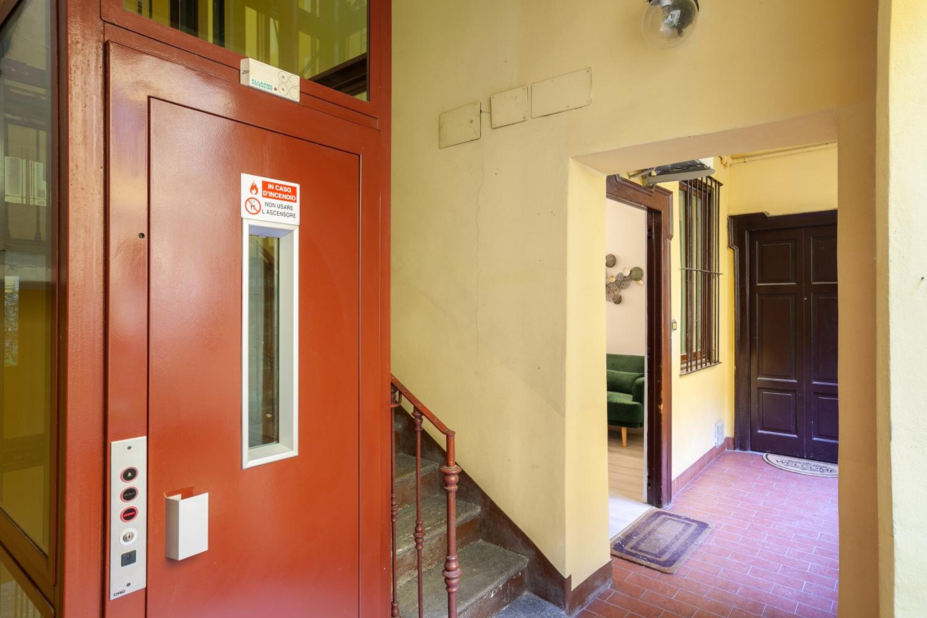 Renovated apartment in Milan city center - Commenda 21