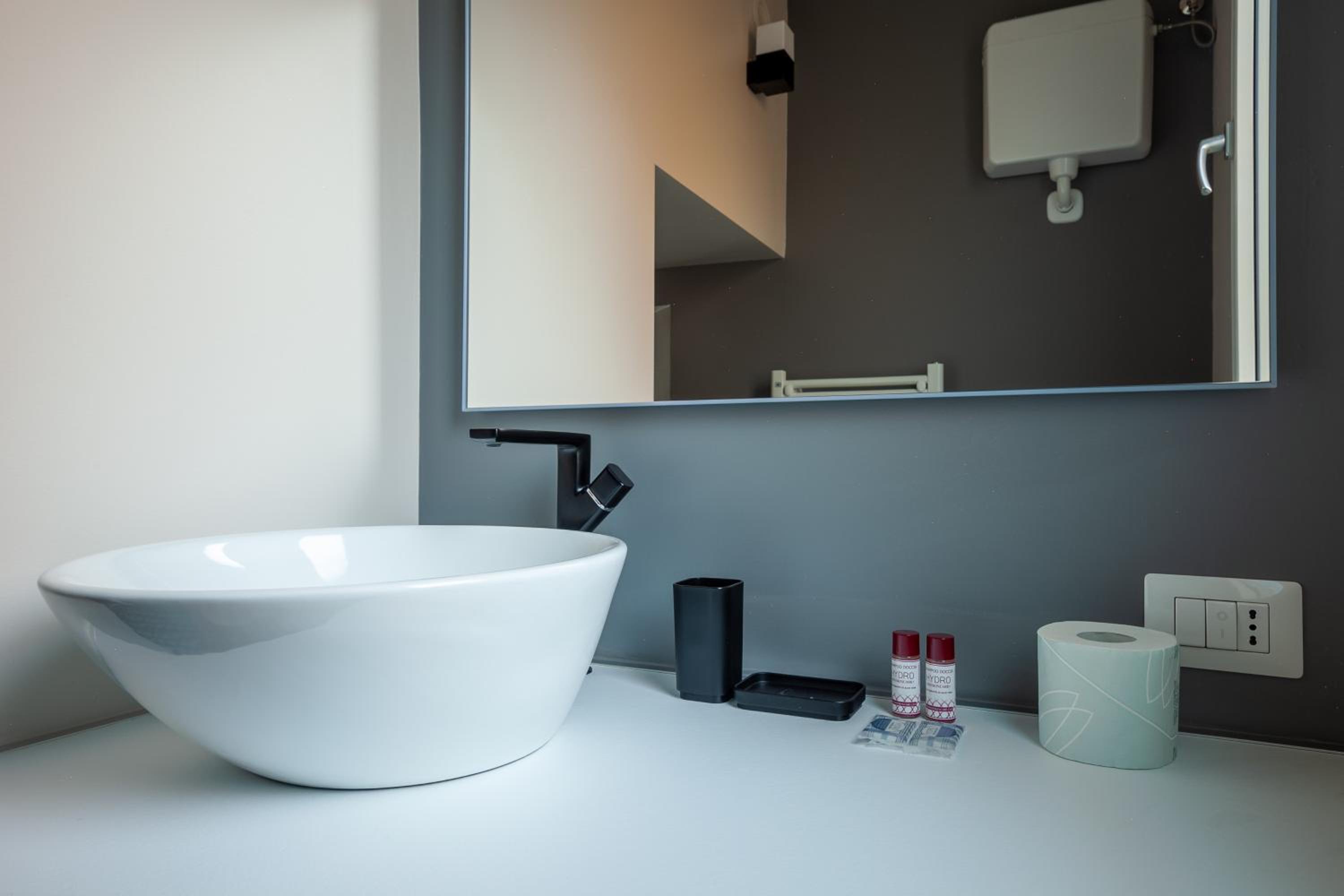 Renovated apartment in Milan city center - Commenda 21