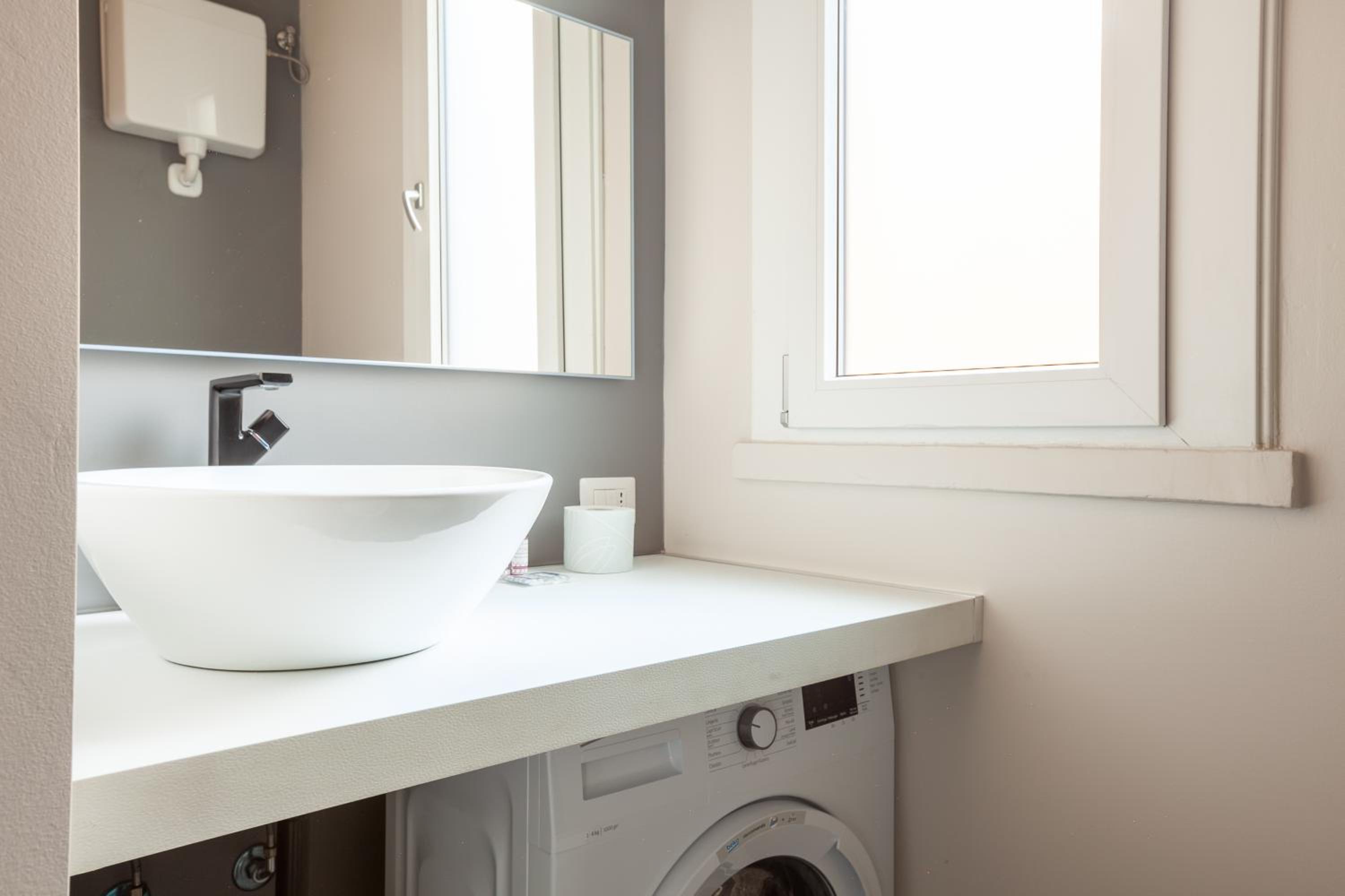 Renovated apartment in Milan city center - Commenda 21
