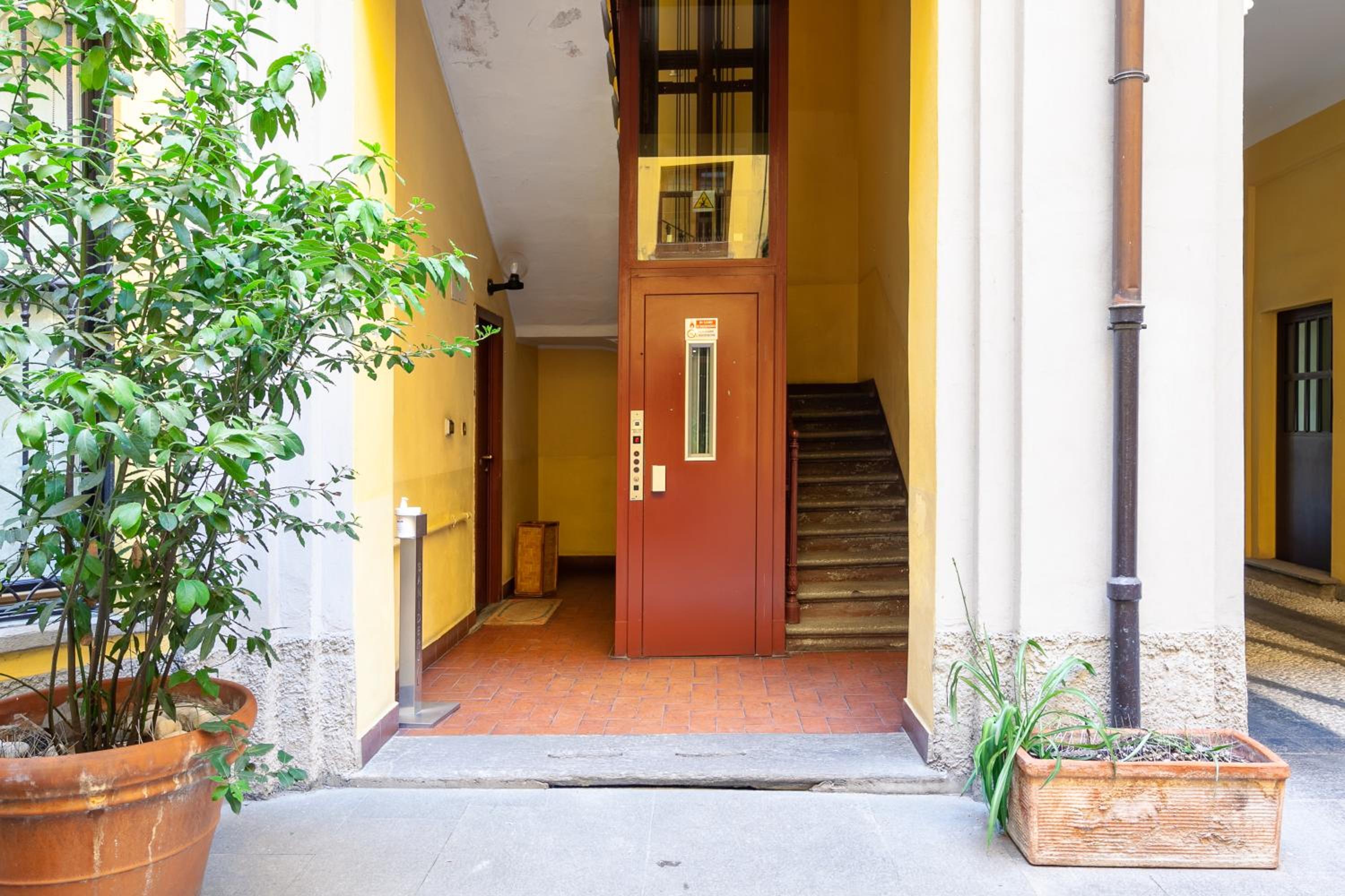 Renovated apartment in Milan city center - Commenda 21