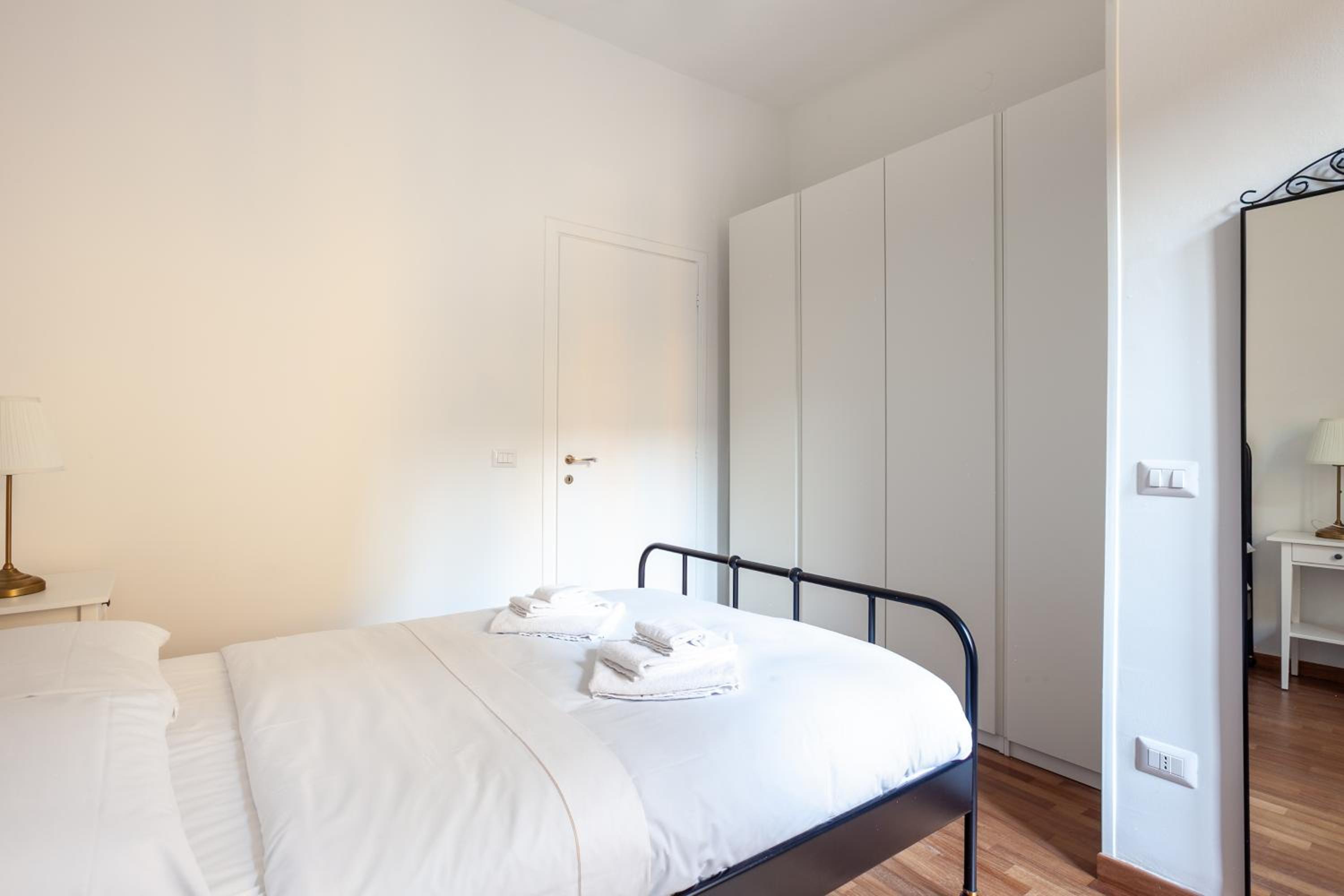 Renovated apartment in Milan city center - Commenda 21