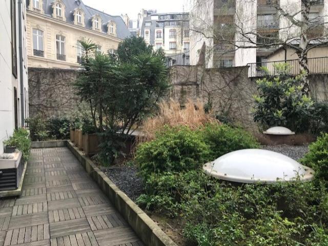 Adveniat Paris