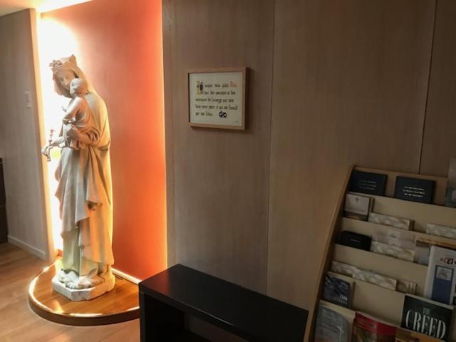 Adveniat Paris