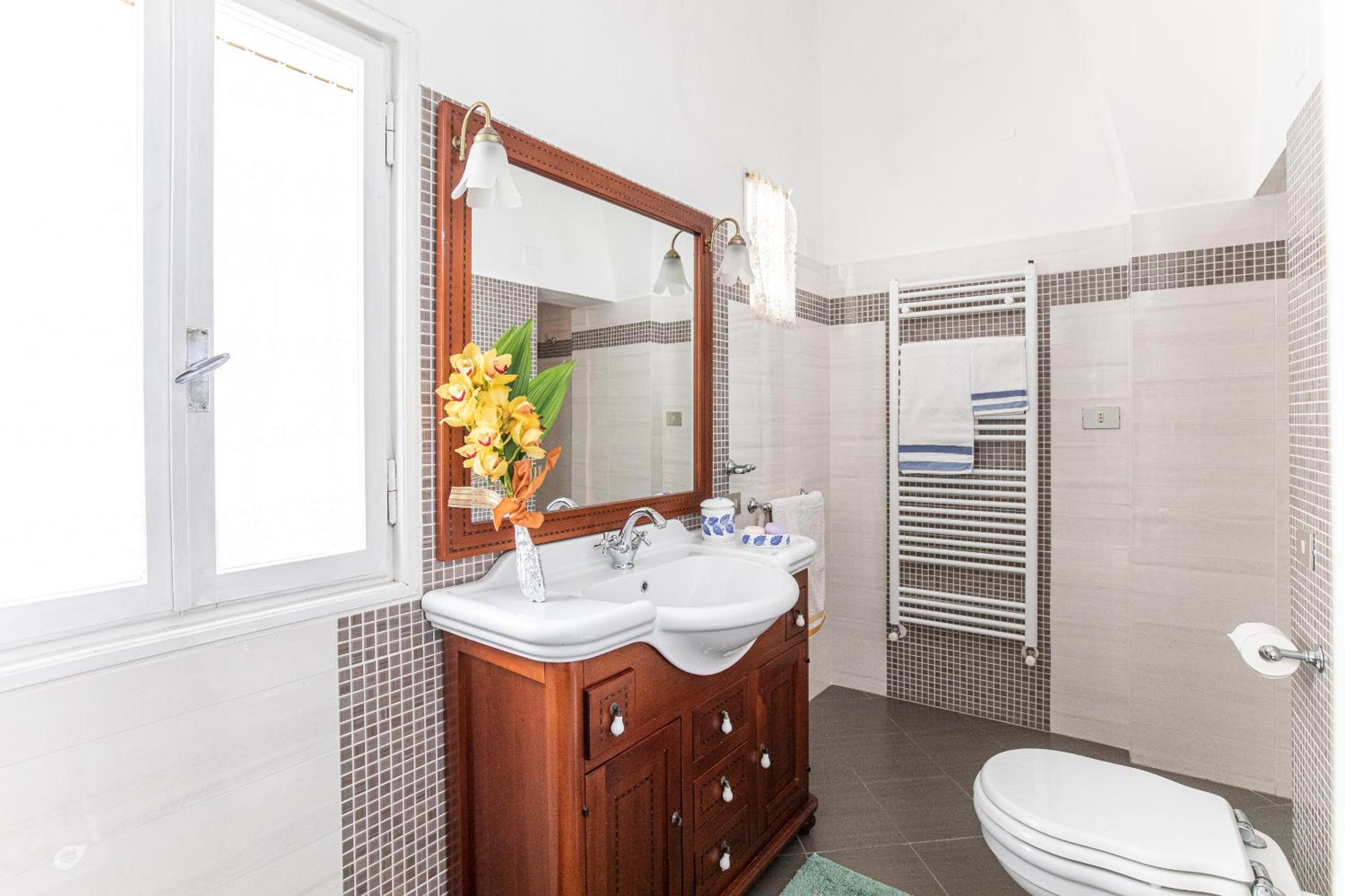 Casa Anna en Lucca — bathroom
