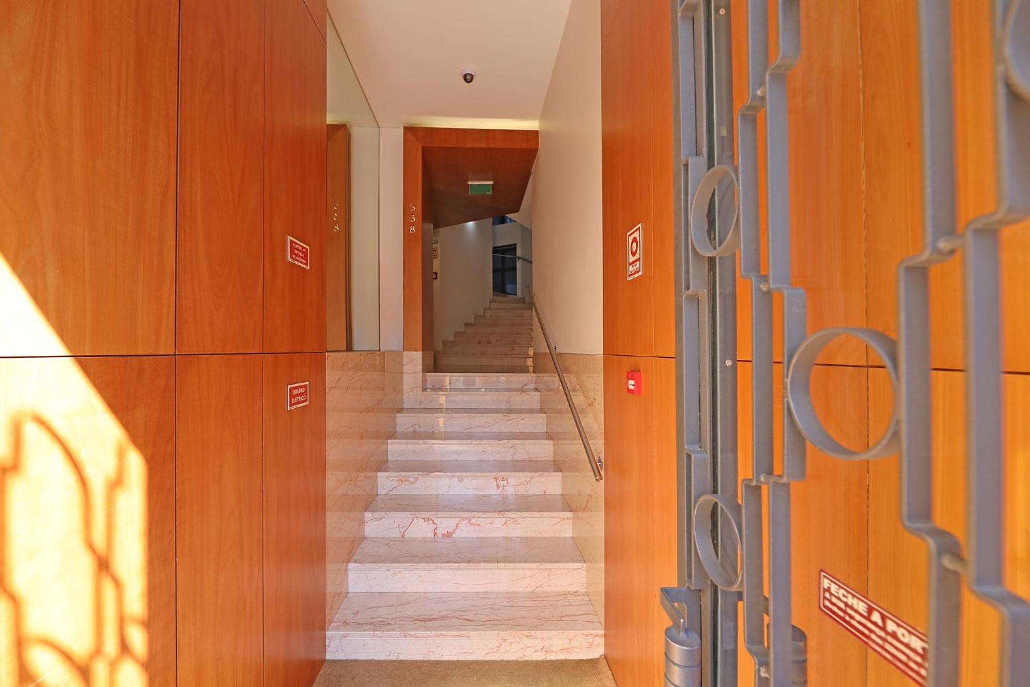 FLH Sá da Bandeira Modern Apartment view 3