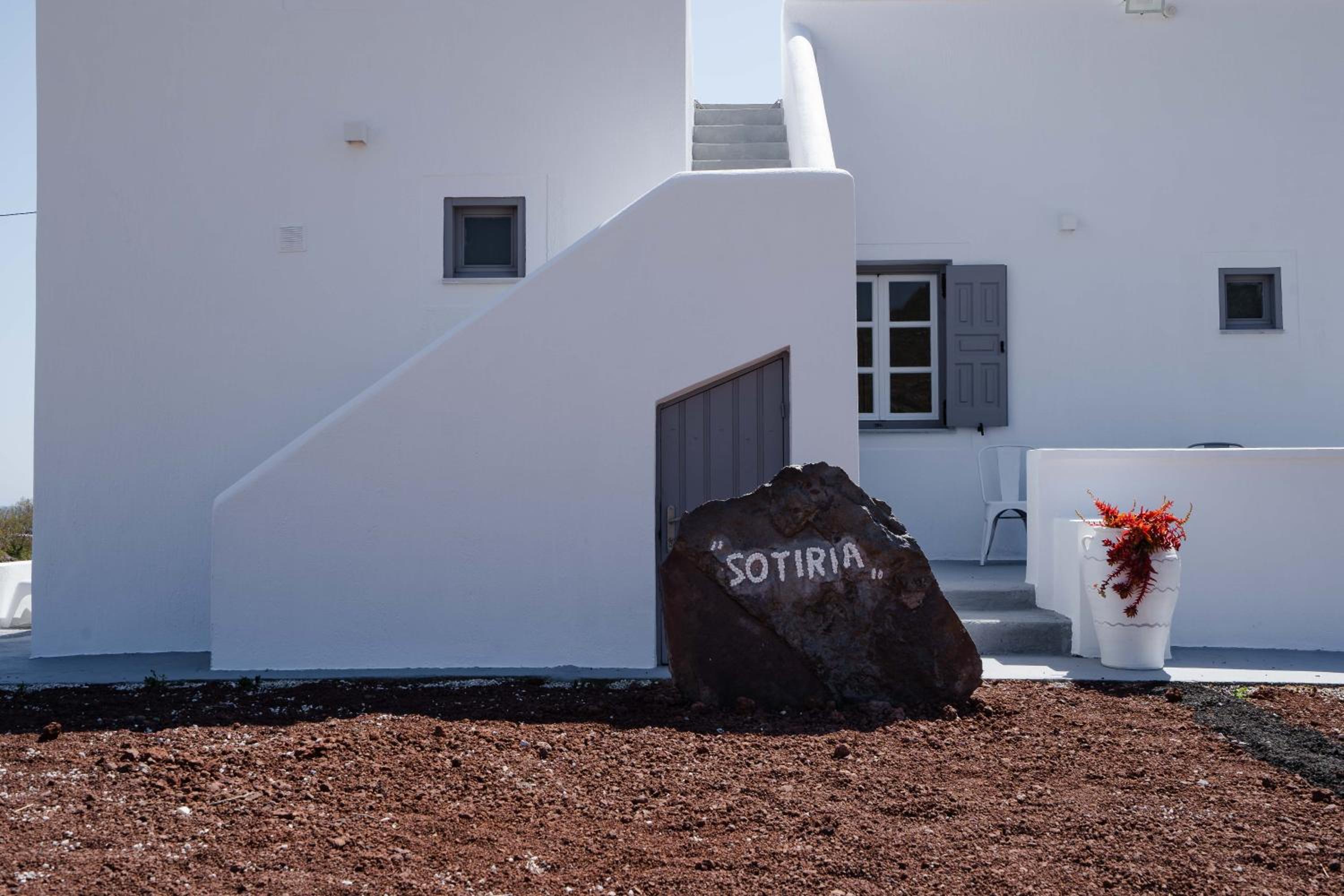 Red Beach Harmony suites Sotiria photo 5