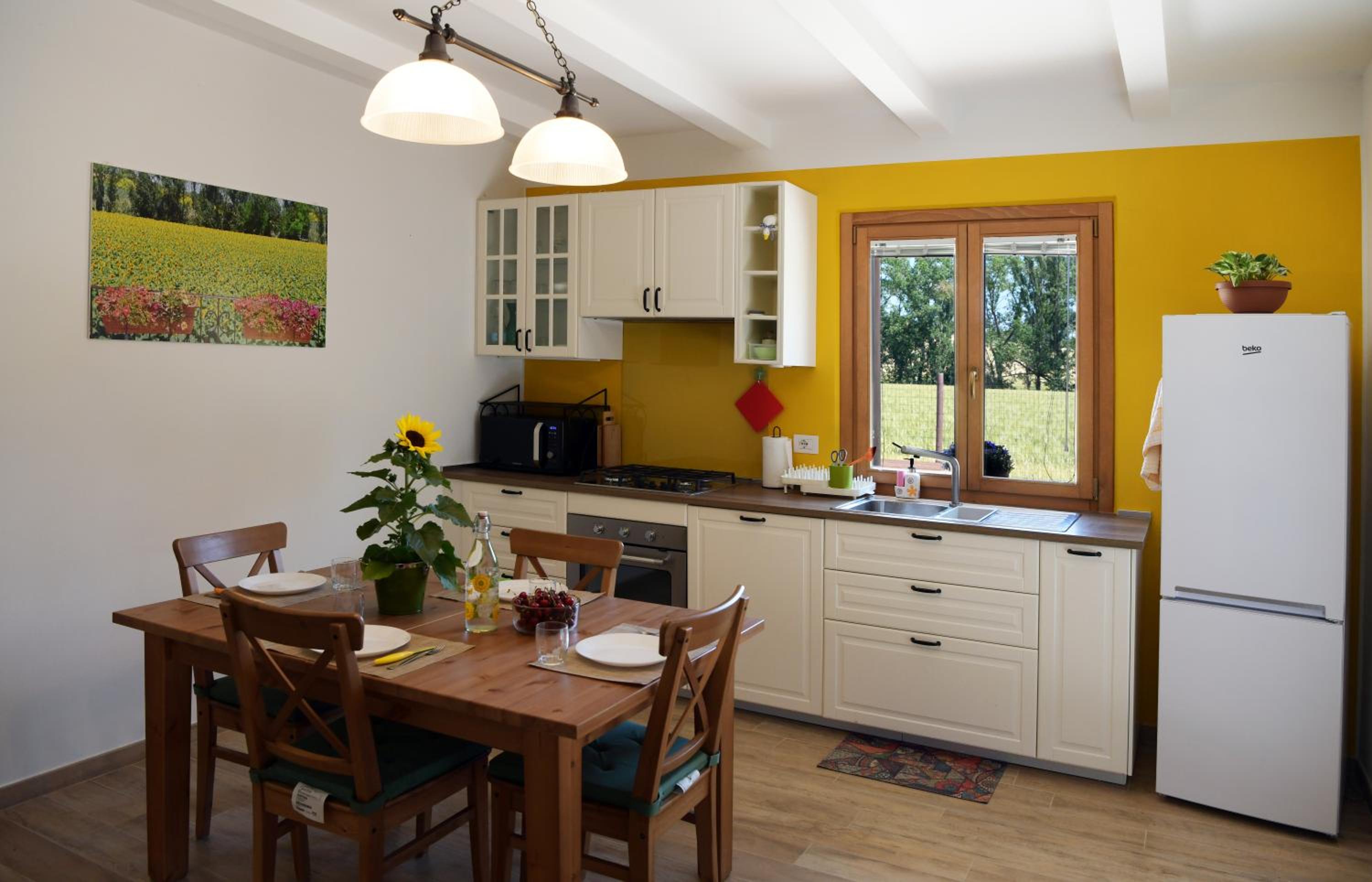 Casa Montefiore 13 Girasoli LT nella tranquilla campagna Marchigiana view 5