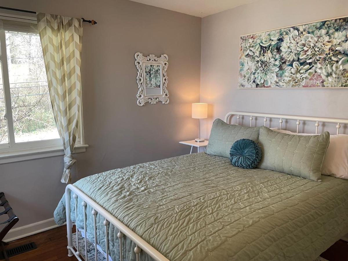 The Hideaway in Downtown Brevard view 4