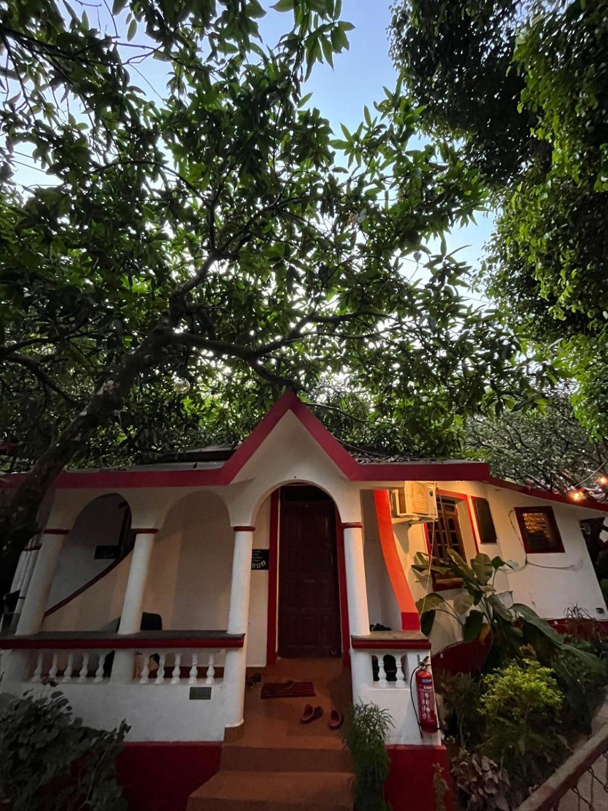 Mitra Hostel Vagator view 3