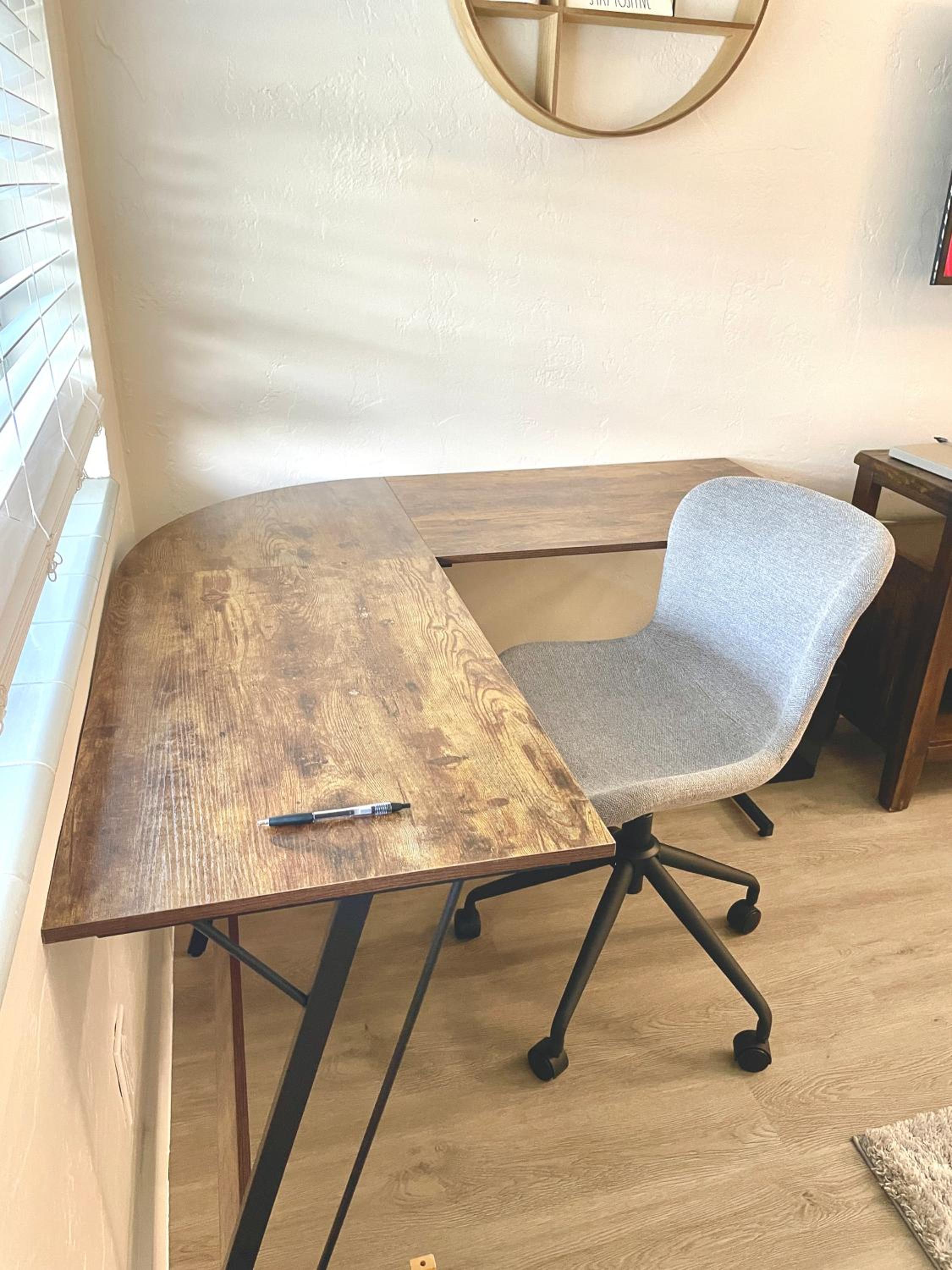 Comfy BNB w/ King Bed + Work/Travel + Beach 8 Min, photo 22