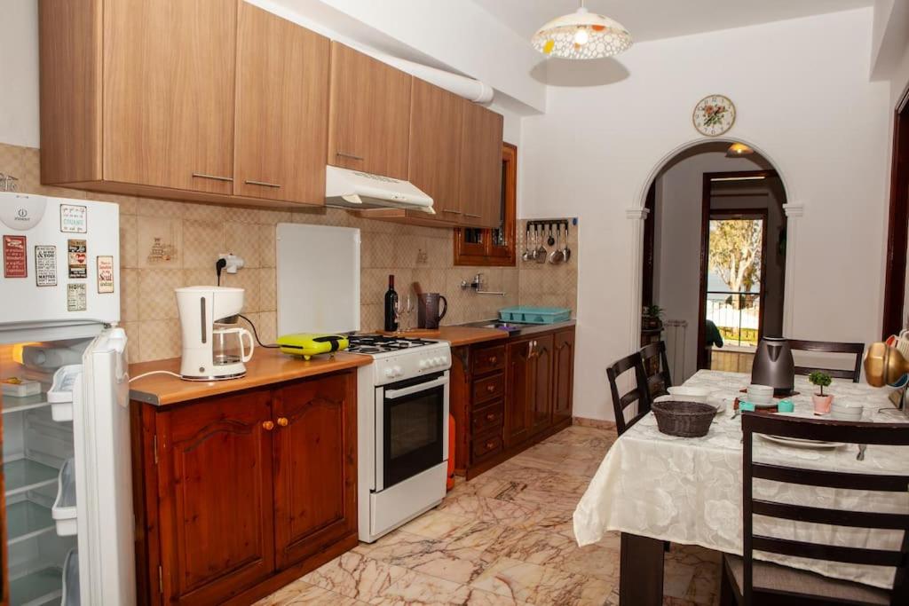 City center, sea view apartment, Amelia! view 3