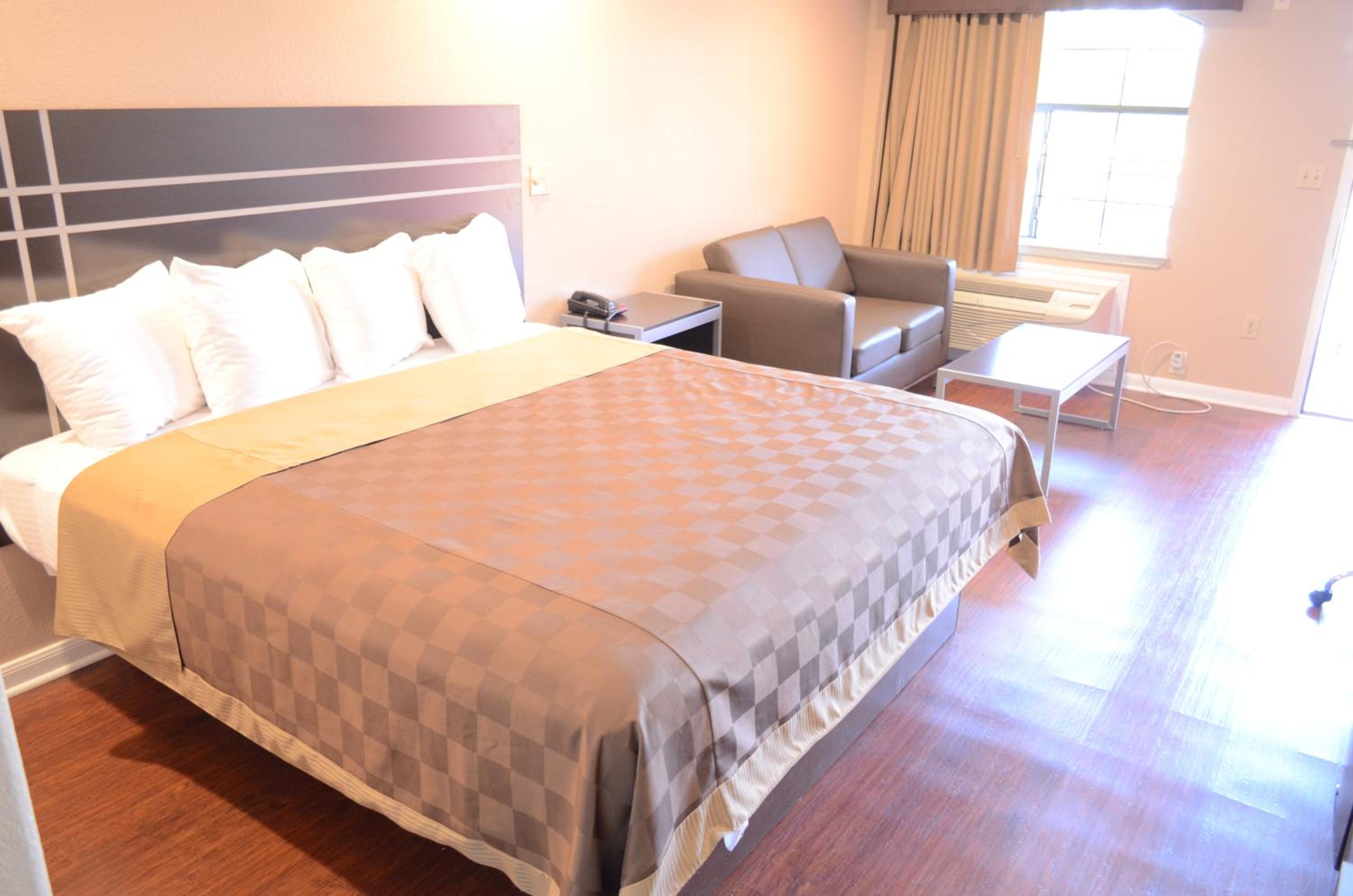 Regency Inn Humble IAH - Intercontinental - Property Image 25