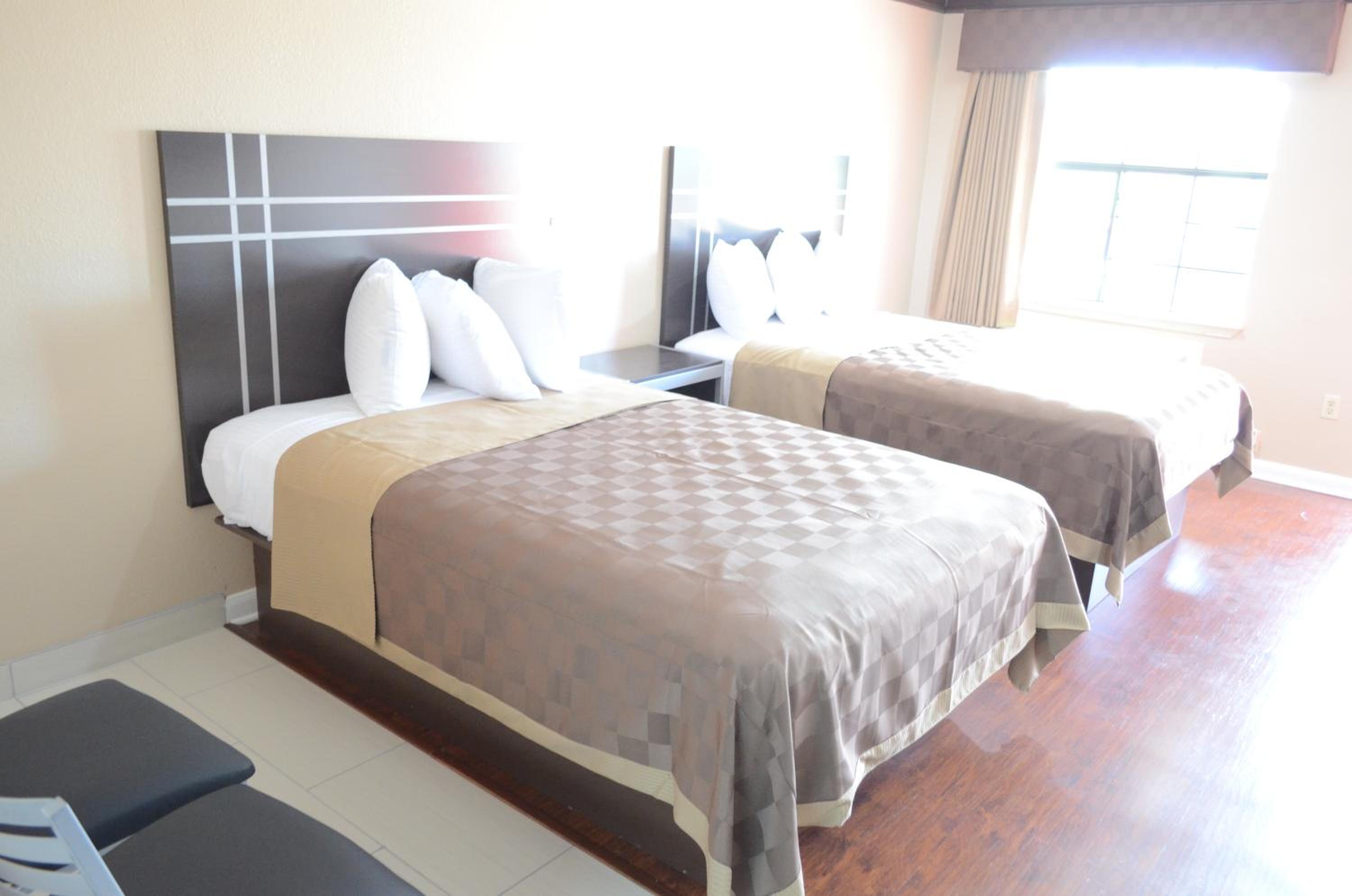 Regency Inn Humble IAH - Intercontinental - Property Image 8
