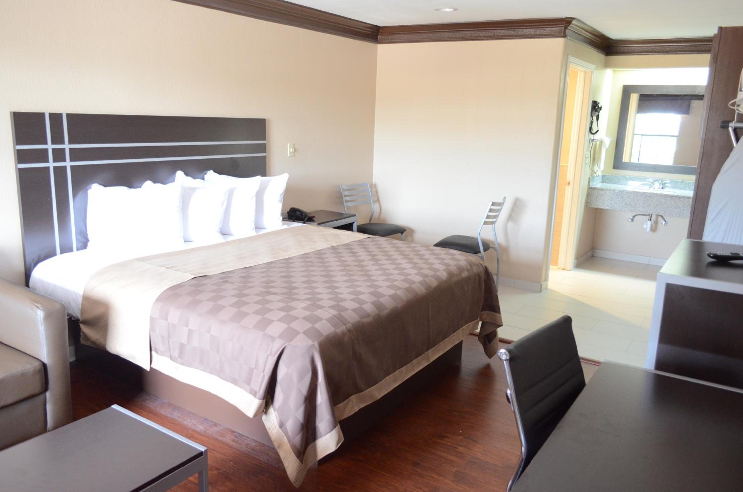 Regency Inn Humble IAH - Intercontinental - Property Image 10