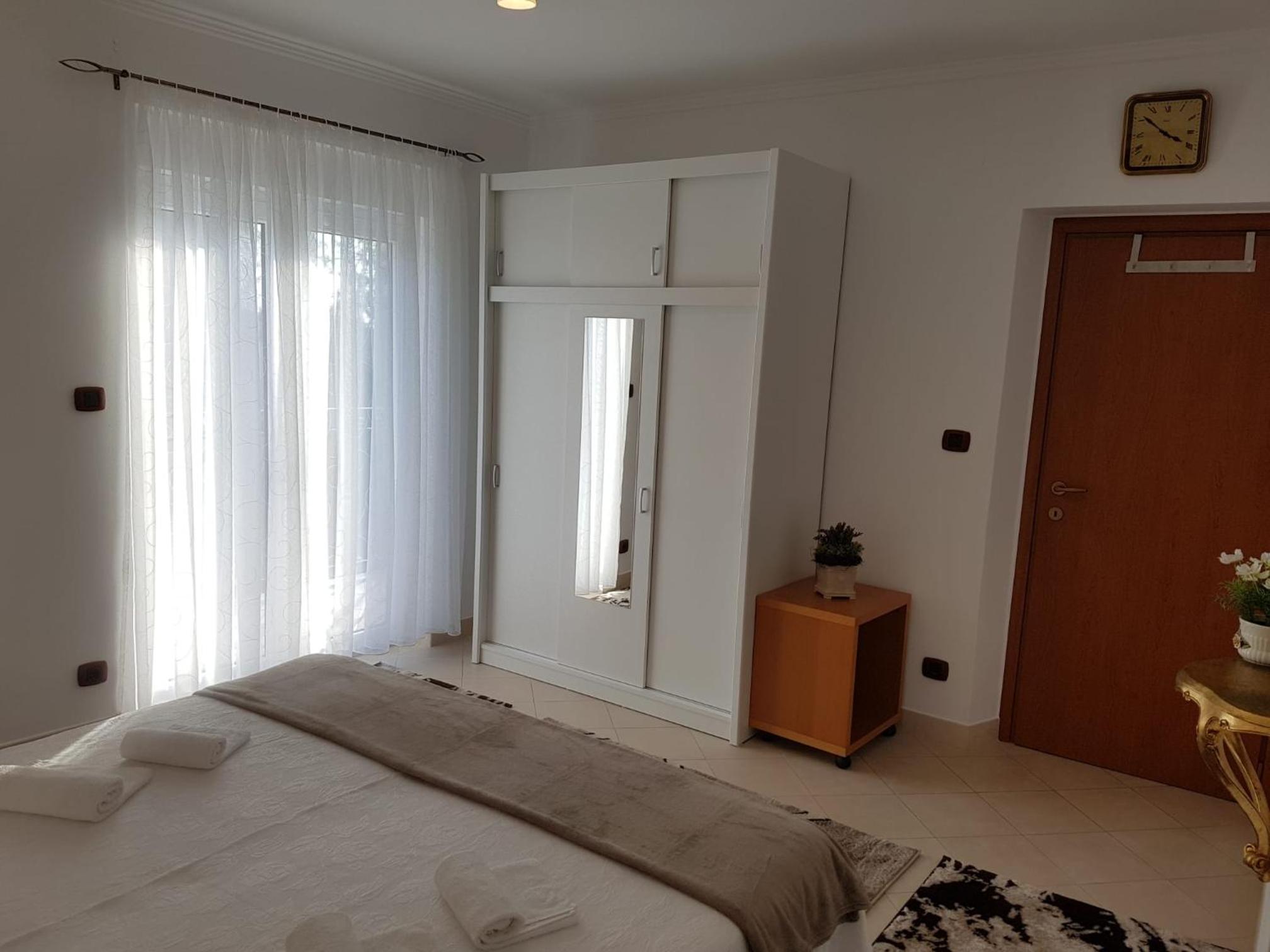Apartment mit Balkon