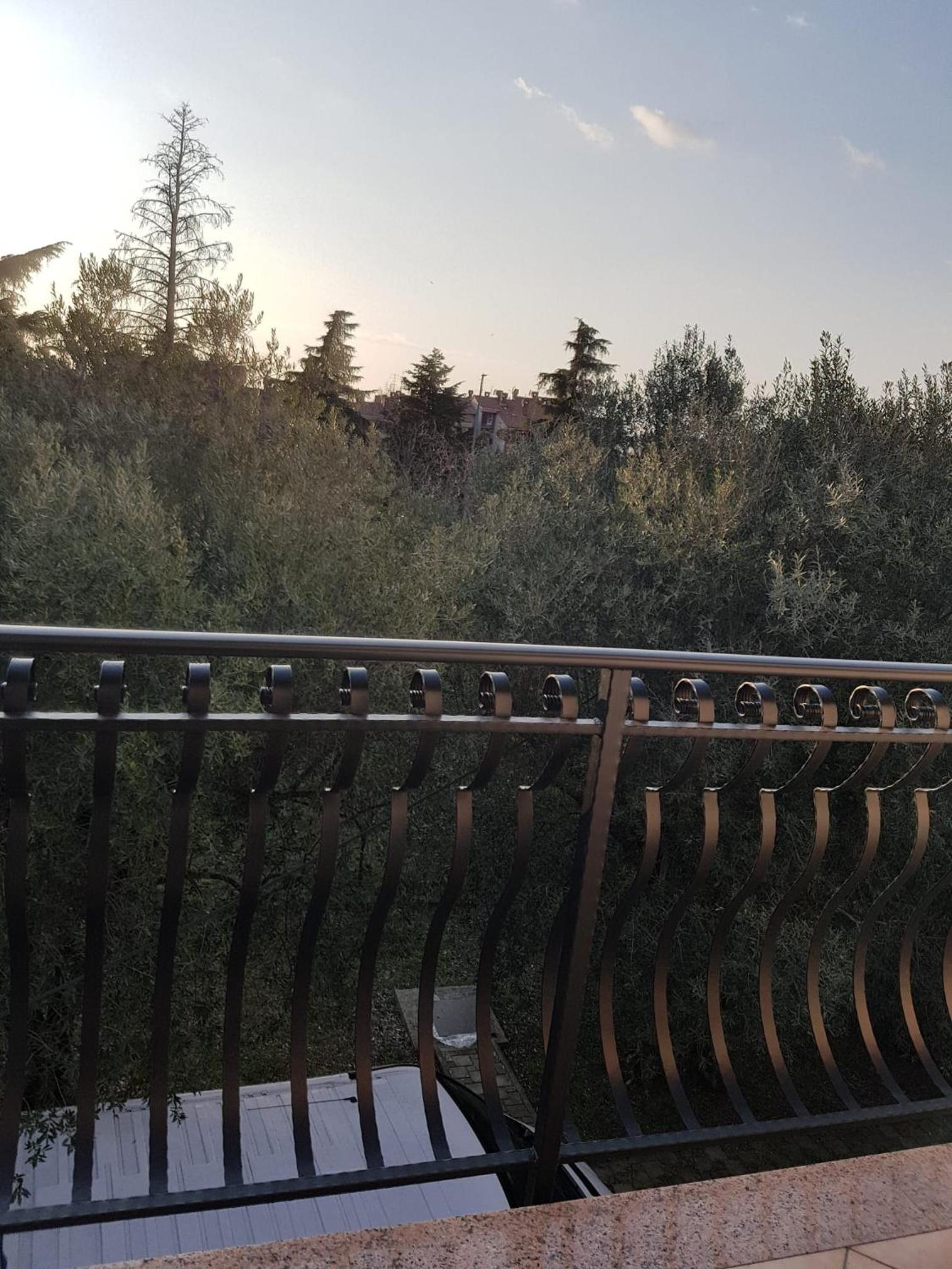 Apartment mit Balkon